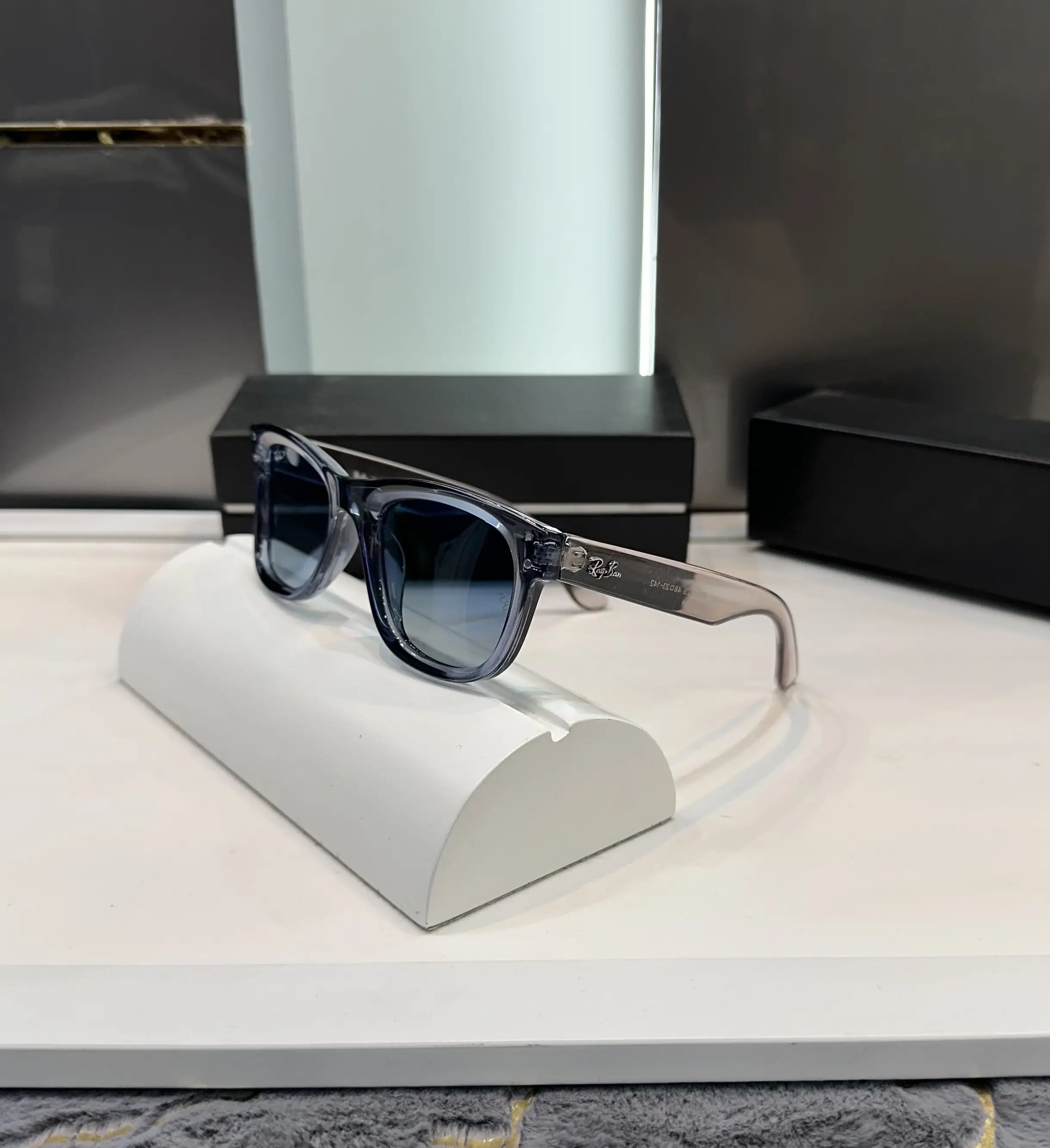 Ray Ban Grey Blue Shaded Lens 502
