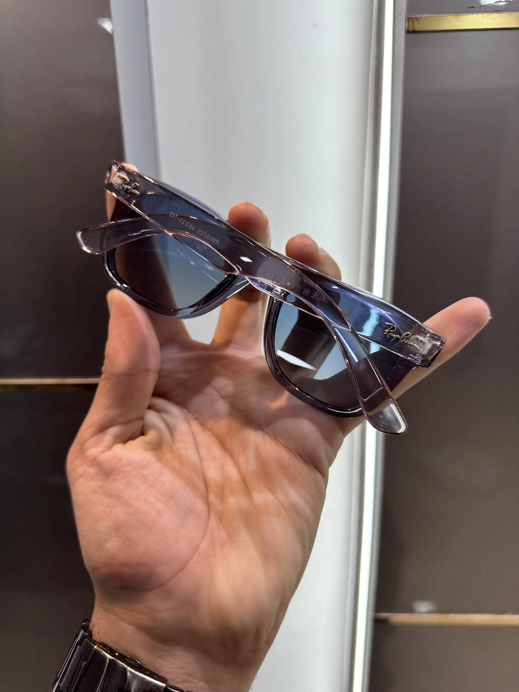 Ray Ban Grey Blue Shaded Lens 502