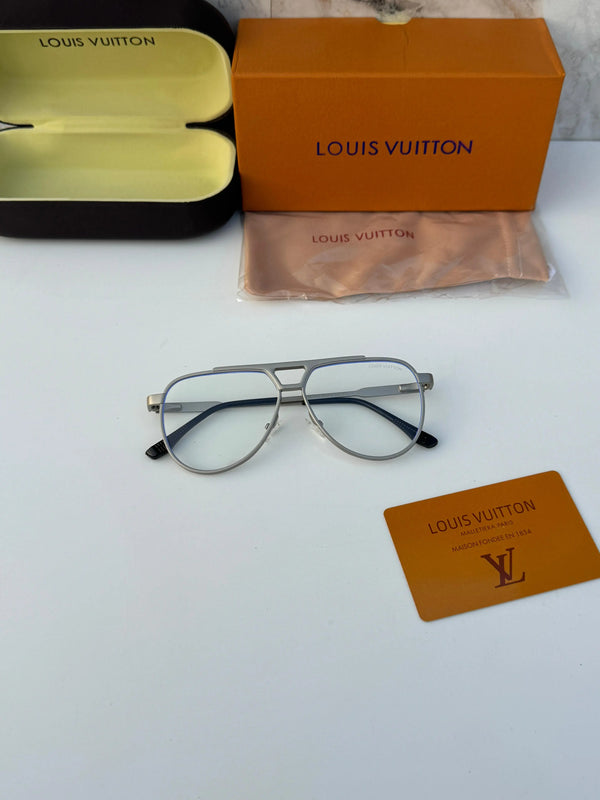 Louis_vuitton_532_silver_plano
