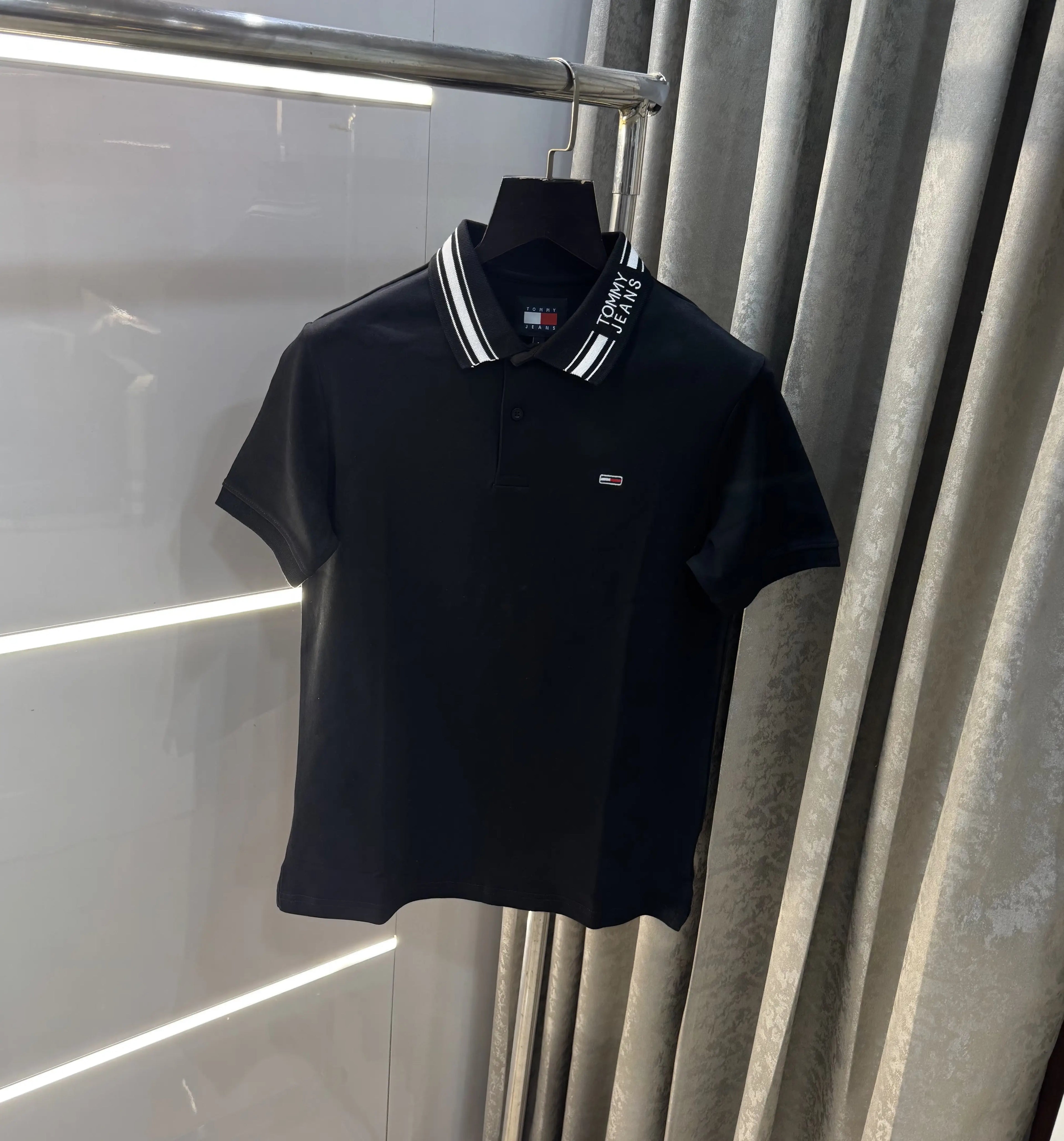 Tomm y Hilfiger Black Logo Work Premium Polo T-Shirt