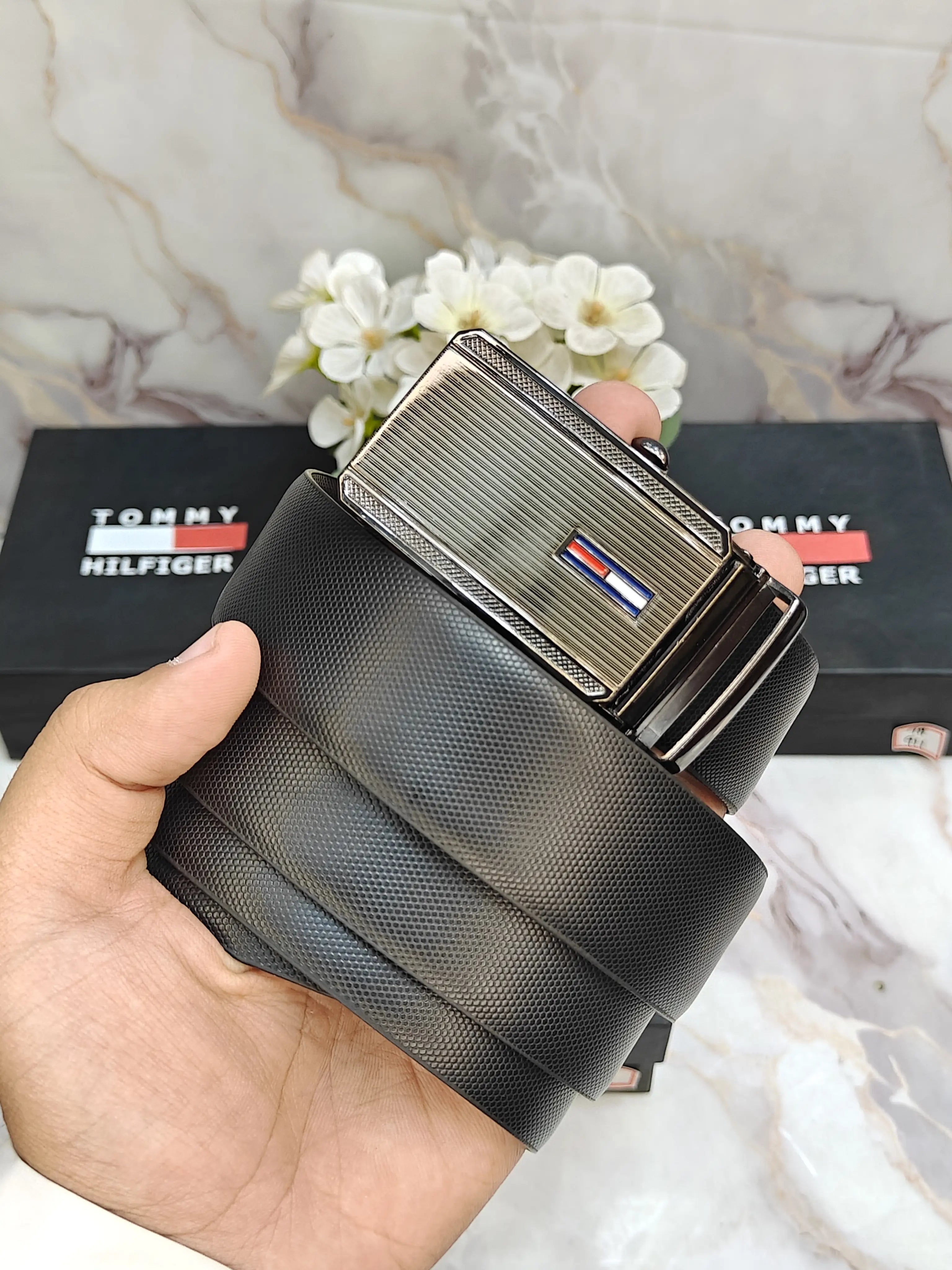 TOMMY PREMIUM QUALITY AUTOLOCK BELT WITH OG BOX TH-913 Main image