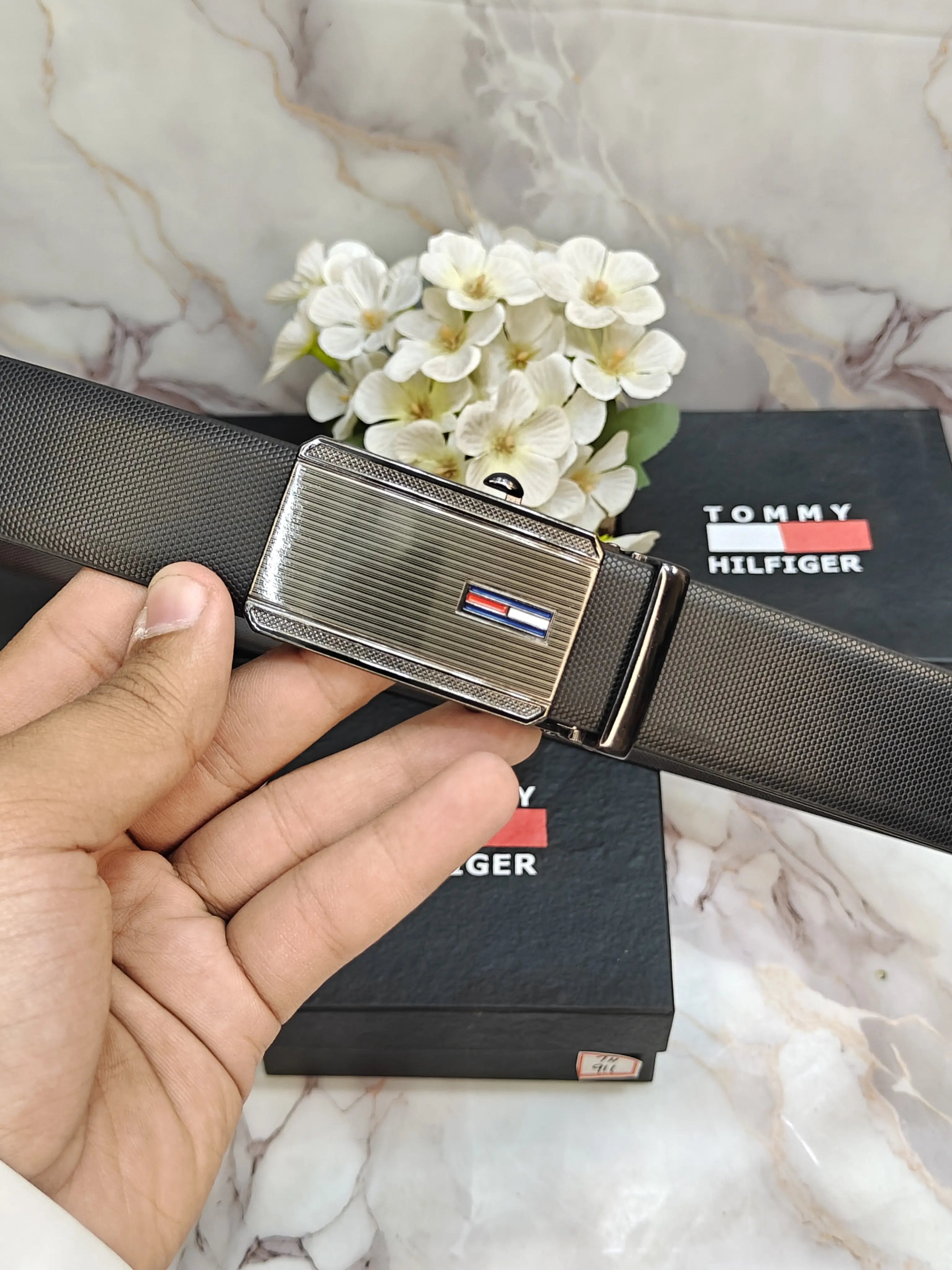 TOMMY PREMIUM QUALITY AUTOLOCK BELT WITH OG BOX TH-913 Secondary image