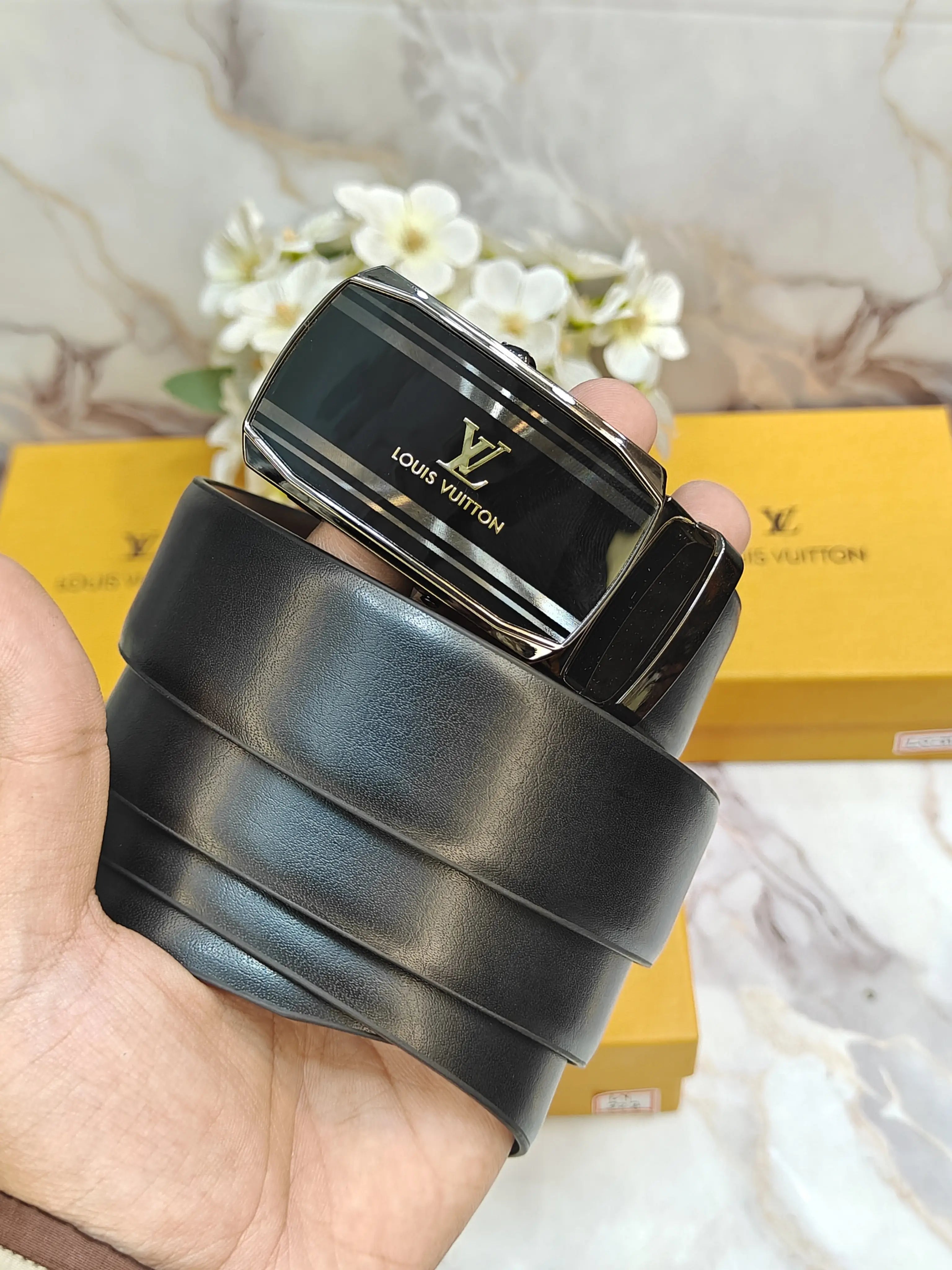 LV LOUIS VUITTON PREMIUM QUALITY AUTOLOCK REVESABLE BELT WITH OG BOX