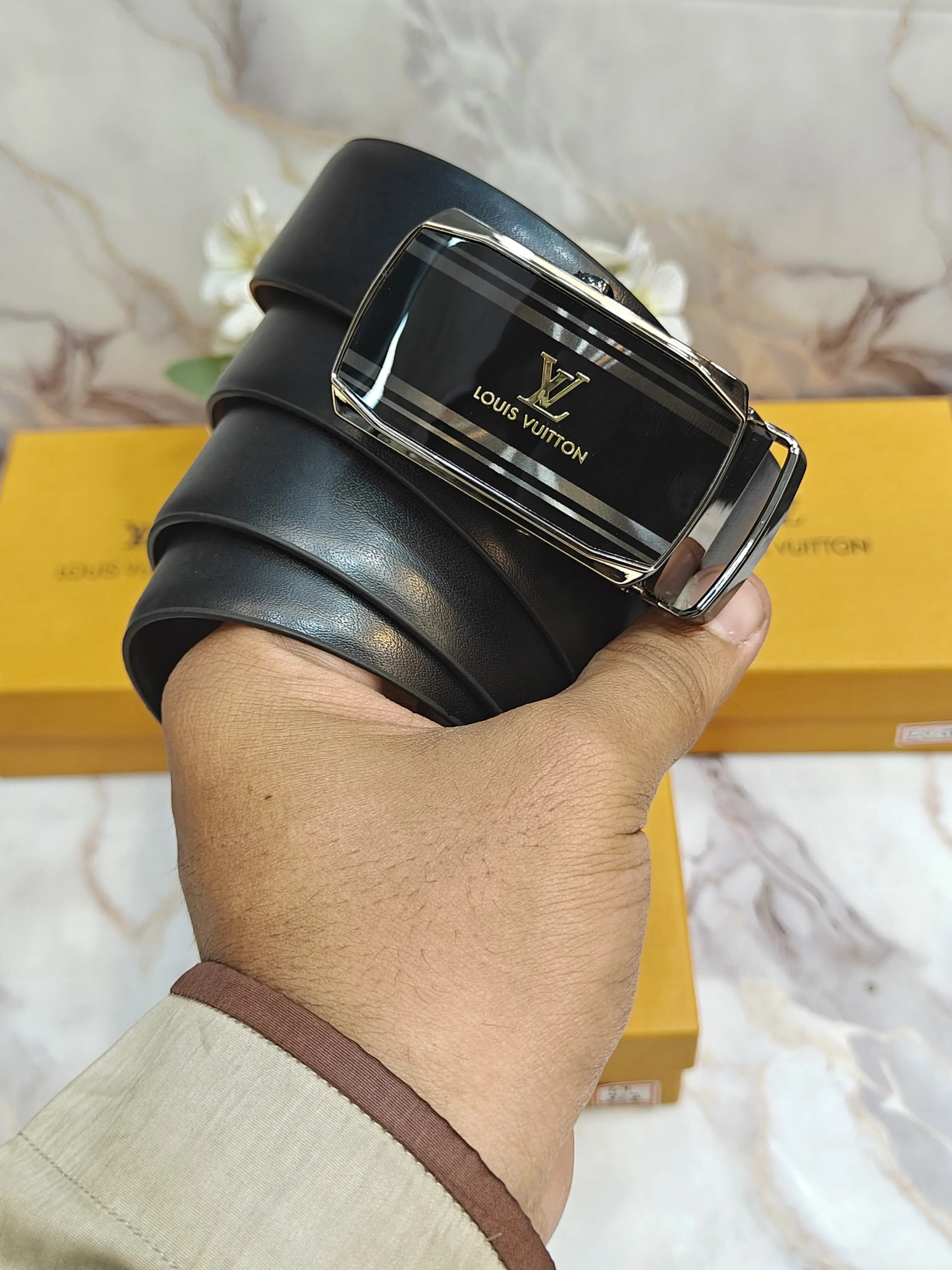 LV LOUIS VUITTON PREMIUM QUALITY AUTOLOCK REVESABLE BELT WITH OG BOX
