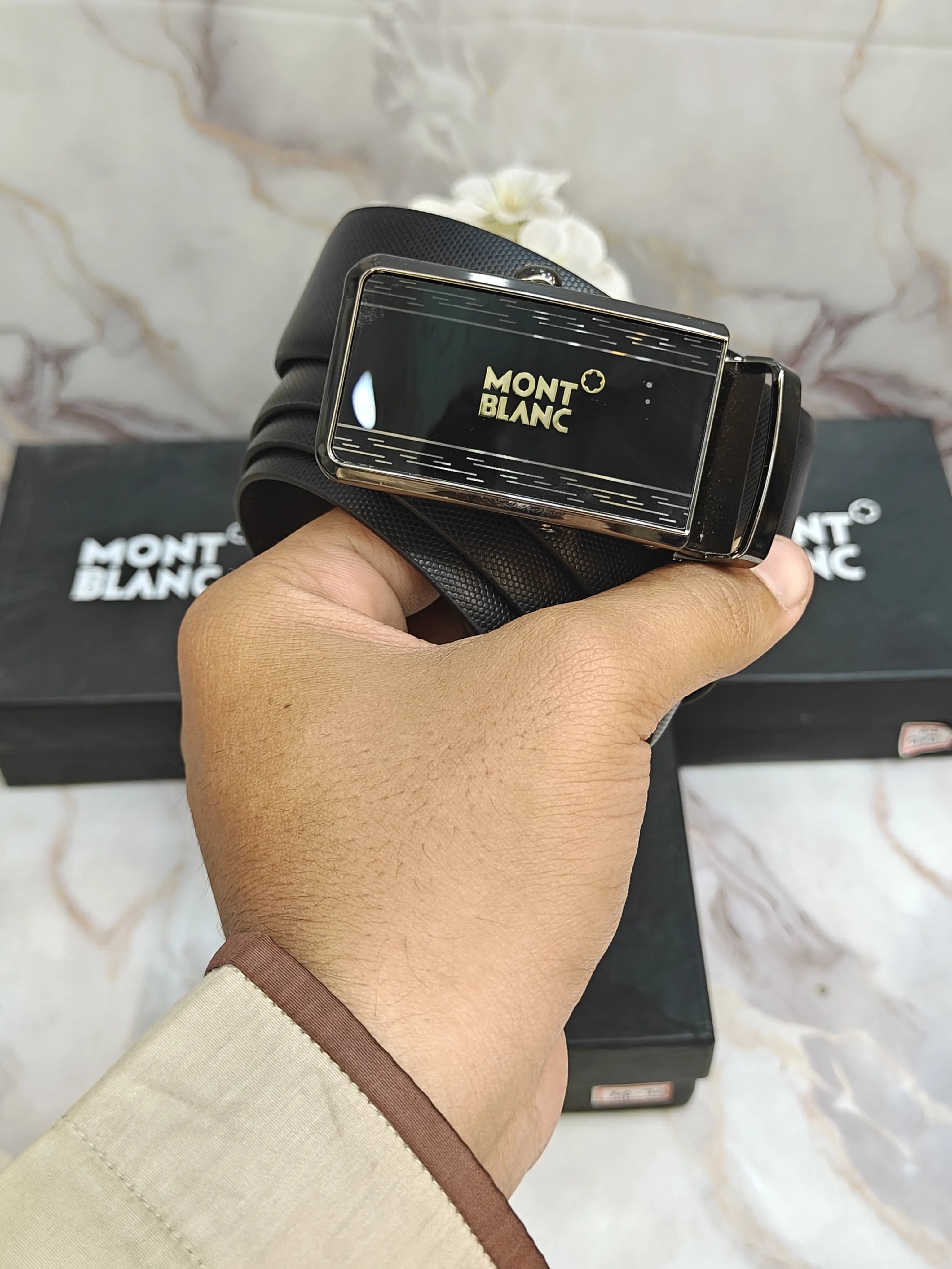 MONT BLANC PREMIUM QUALITY AUTOLOCK REVESABLE BELT WITH OG BOX
