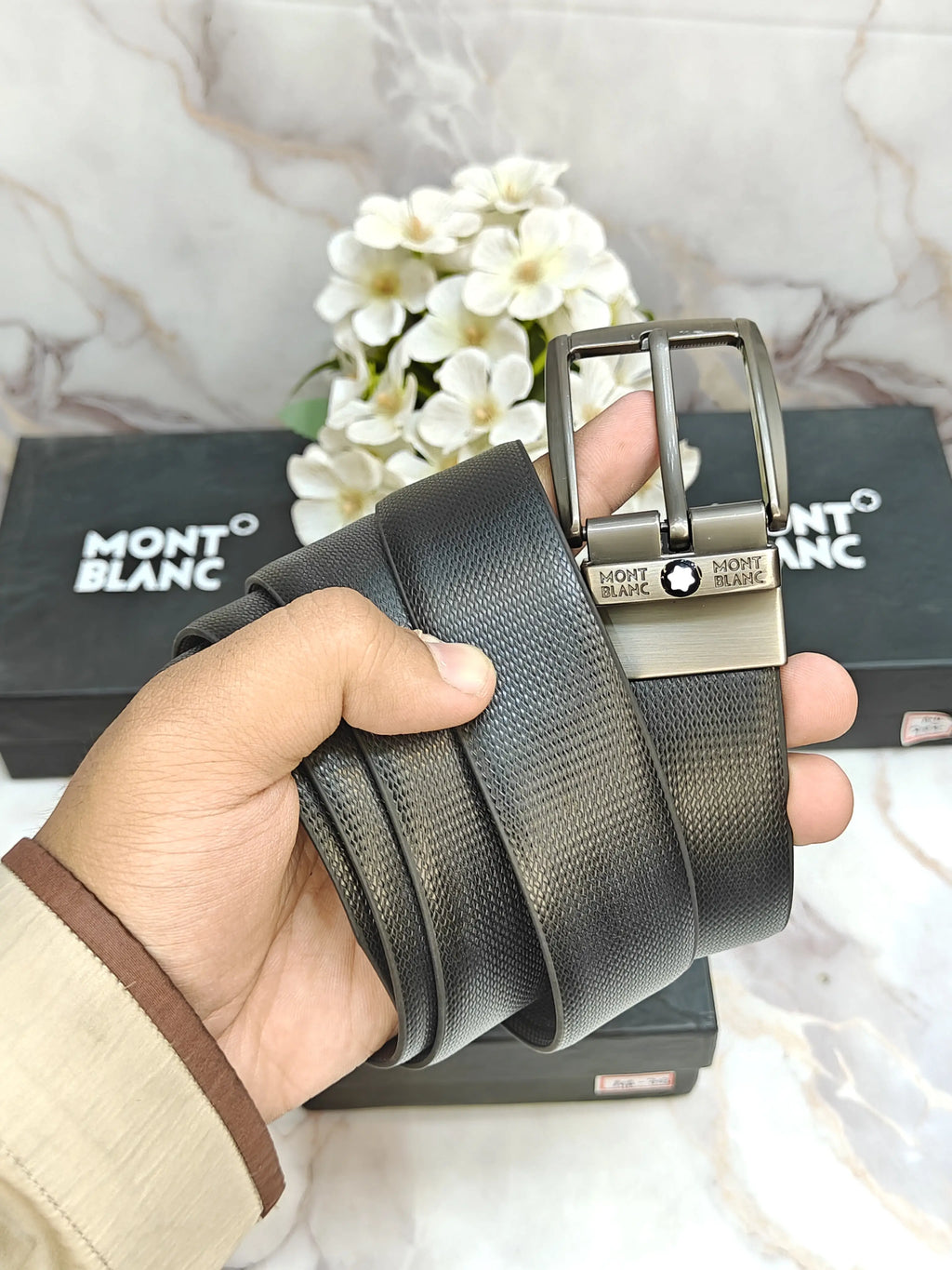 MONT BLANC PREMIUM QUALITY REVERSEABLE BELT WITH OG BOX