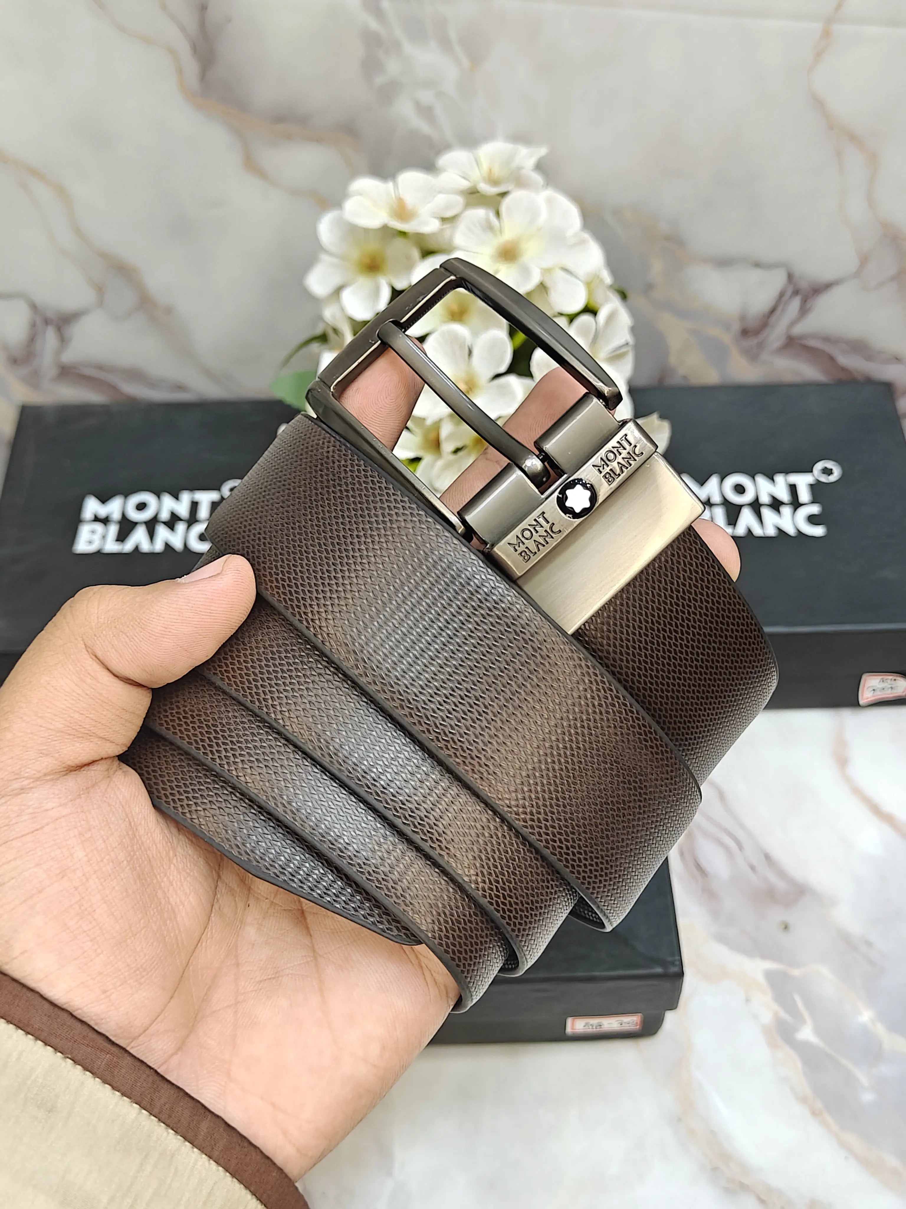 MONT BLANC PREMIUM QUALITY REVERSEABLE BELT WITH OG BOX