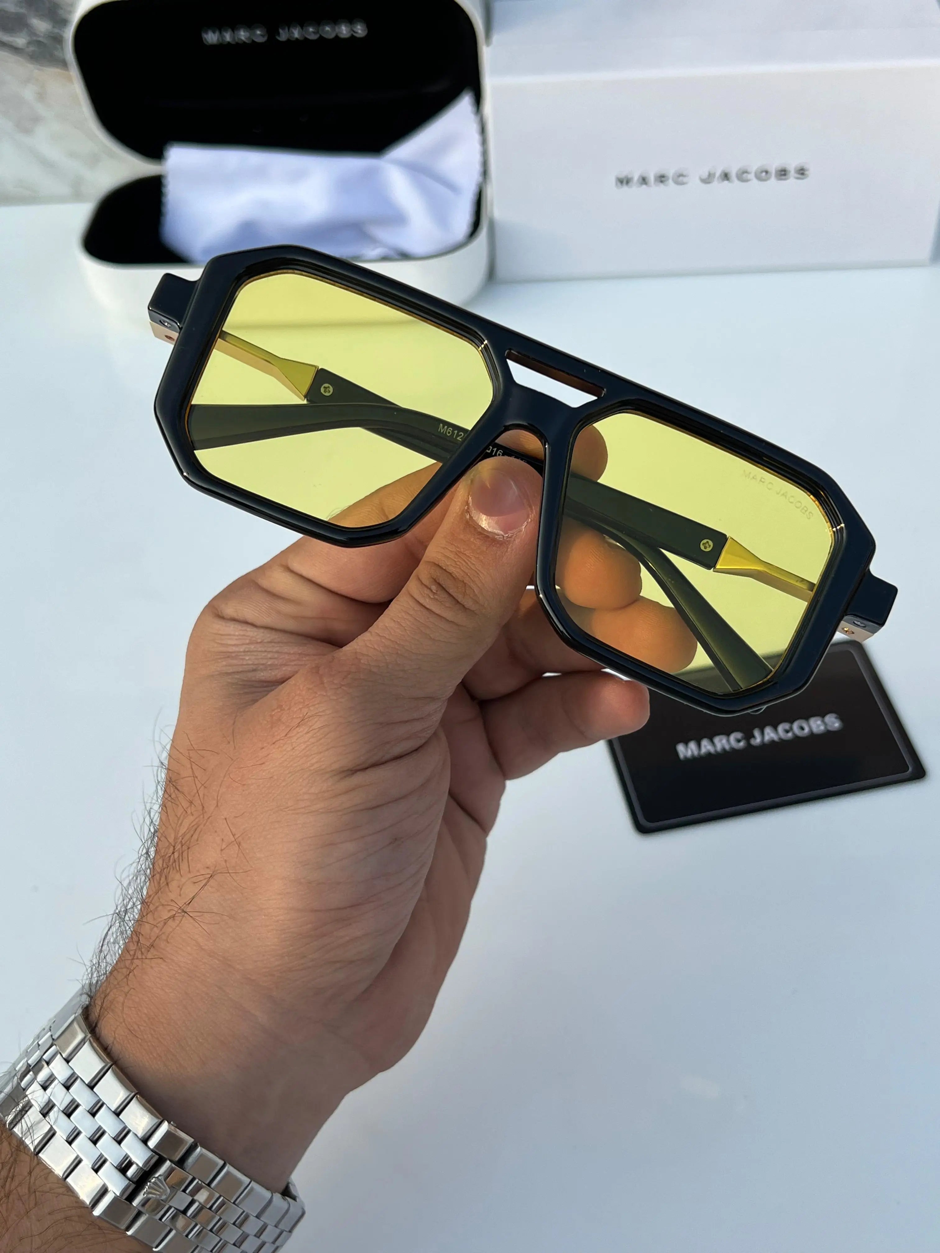 Marc_jacobs_6125_black_yellow