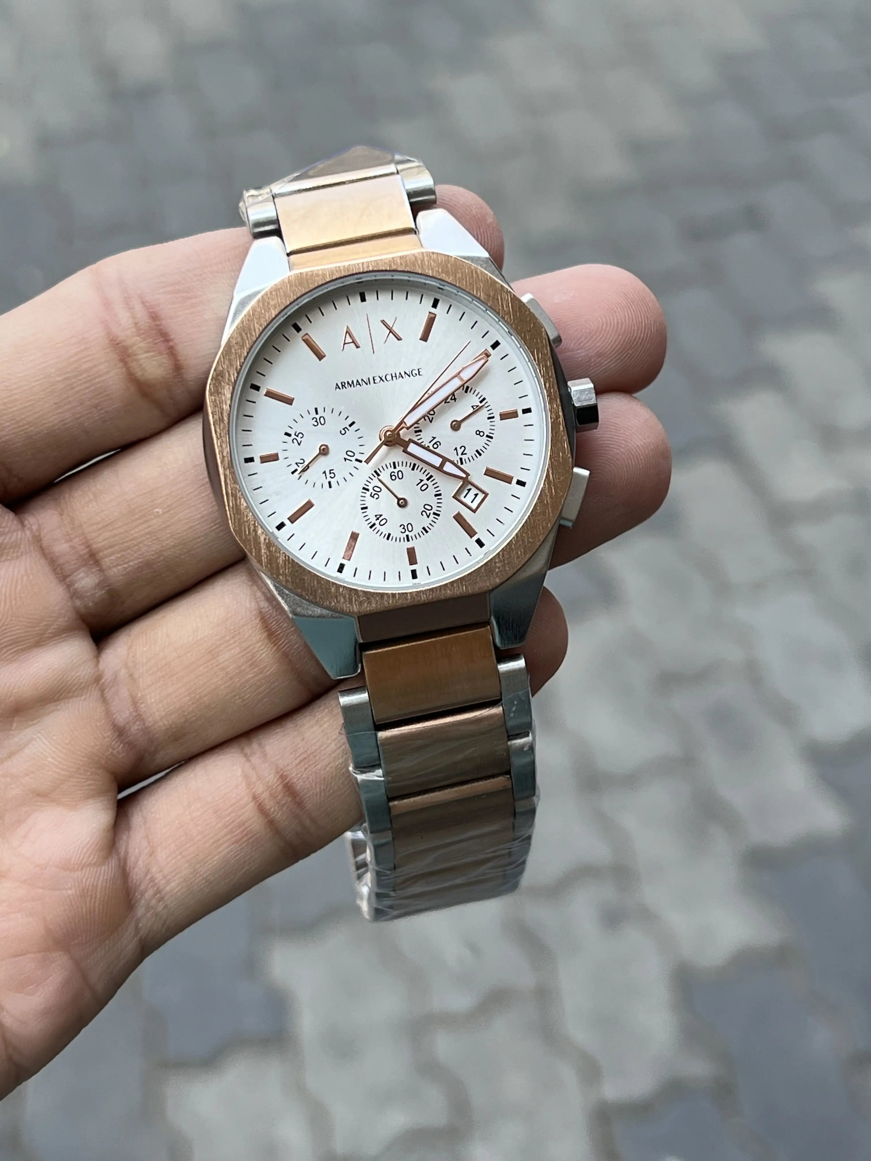 Arman_I Exchange Two Tone White Secondary image