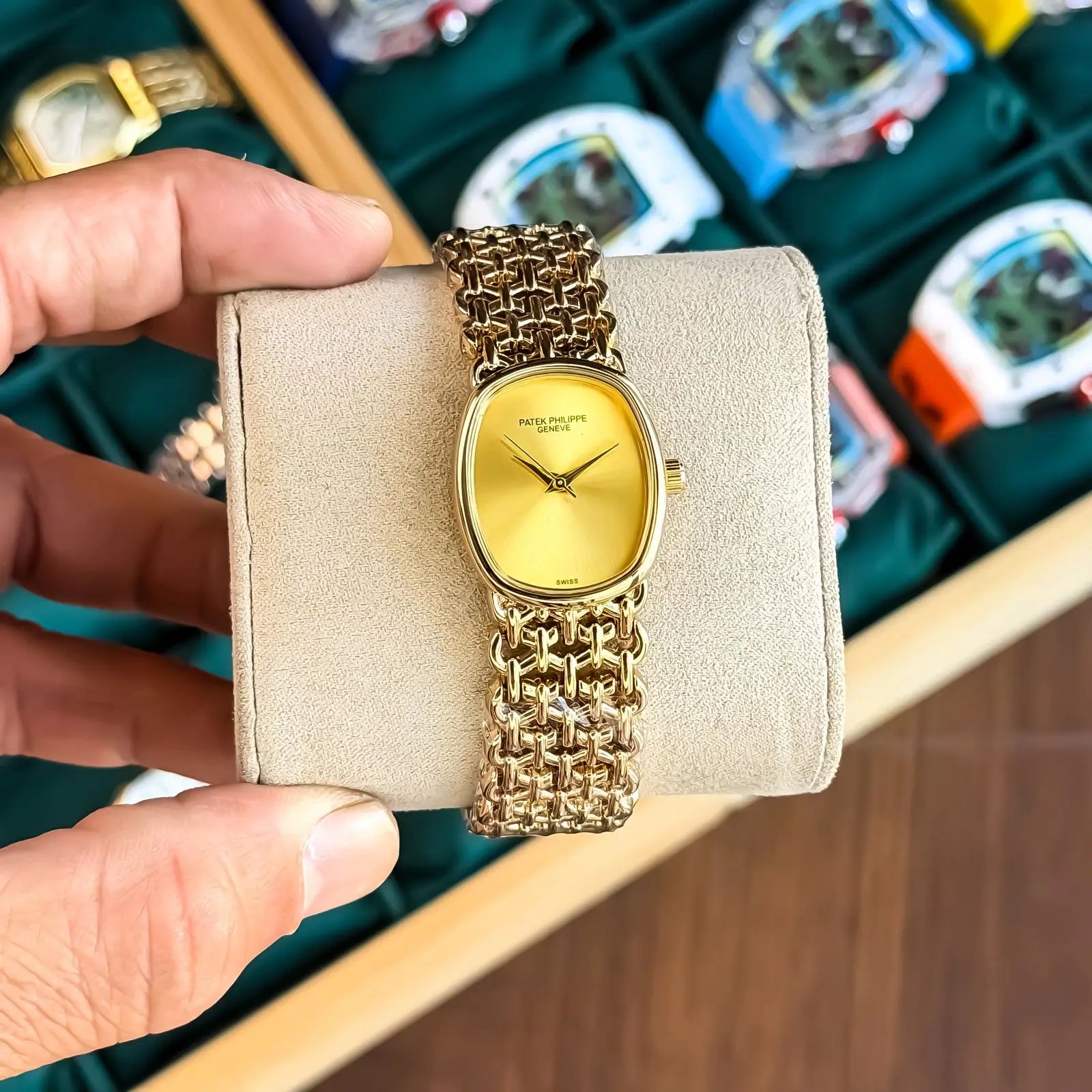 PATEK_PHILLIPE_FULL_GOLD