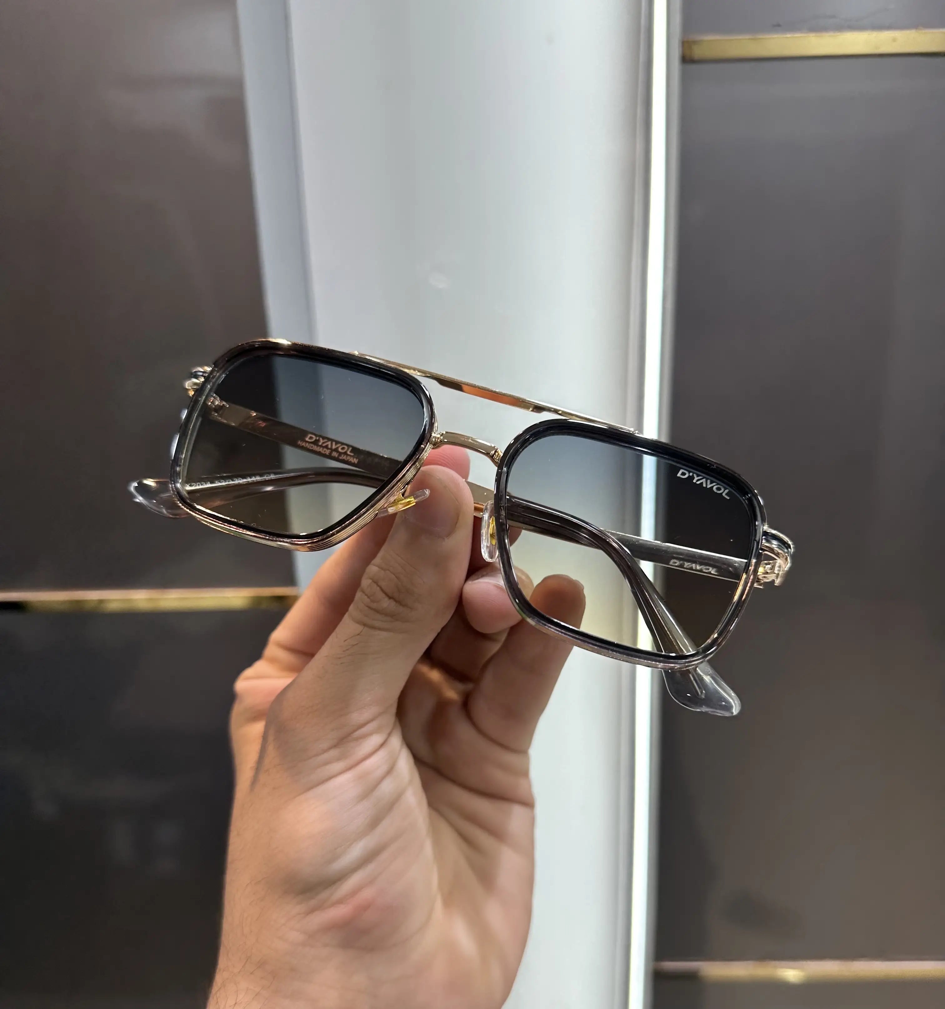 D’Yavol Gold Multi Premium Shades 2034