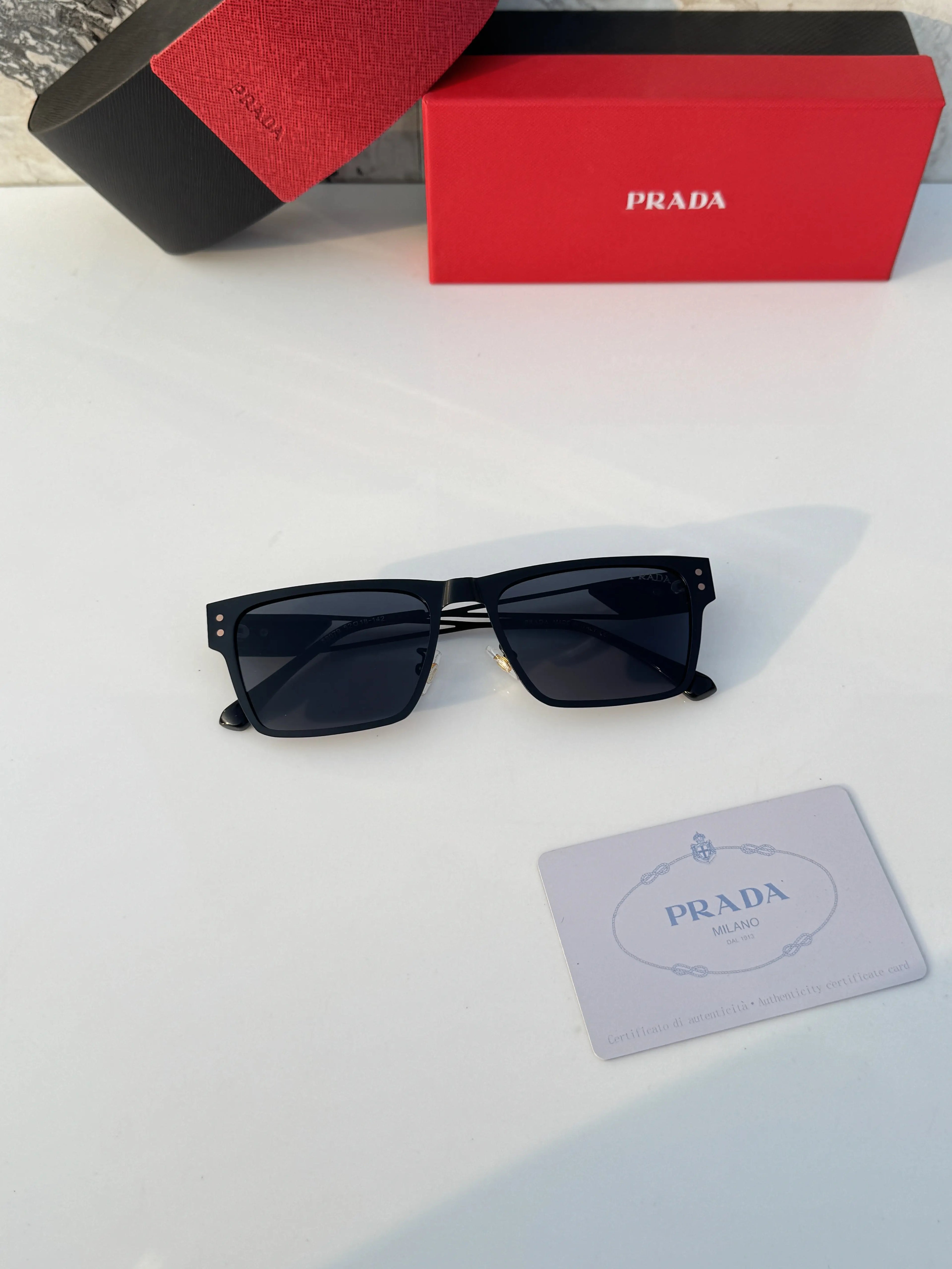 Prada_68079_black