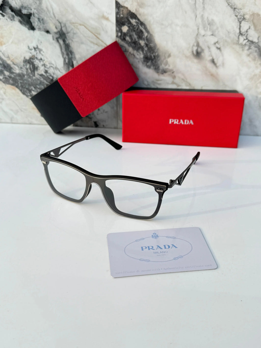 Prada_1004_plano