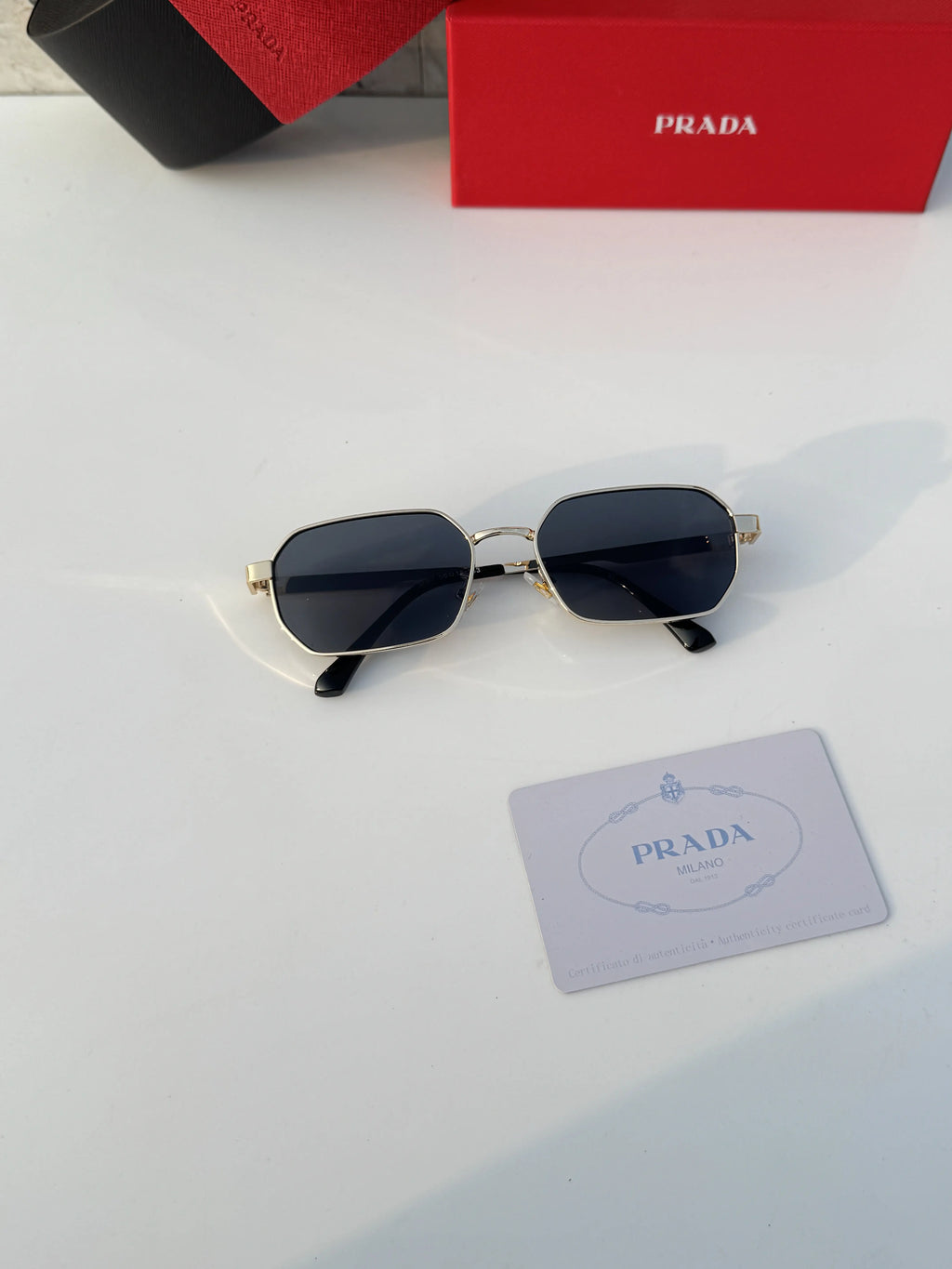 Prada_9067_gold_black