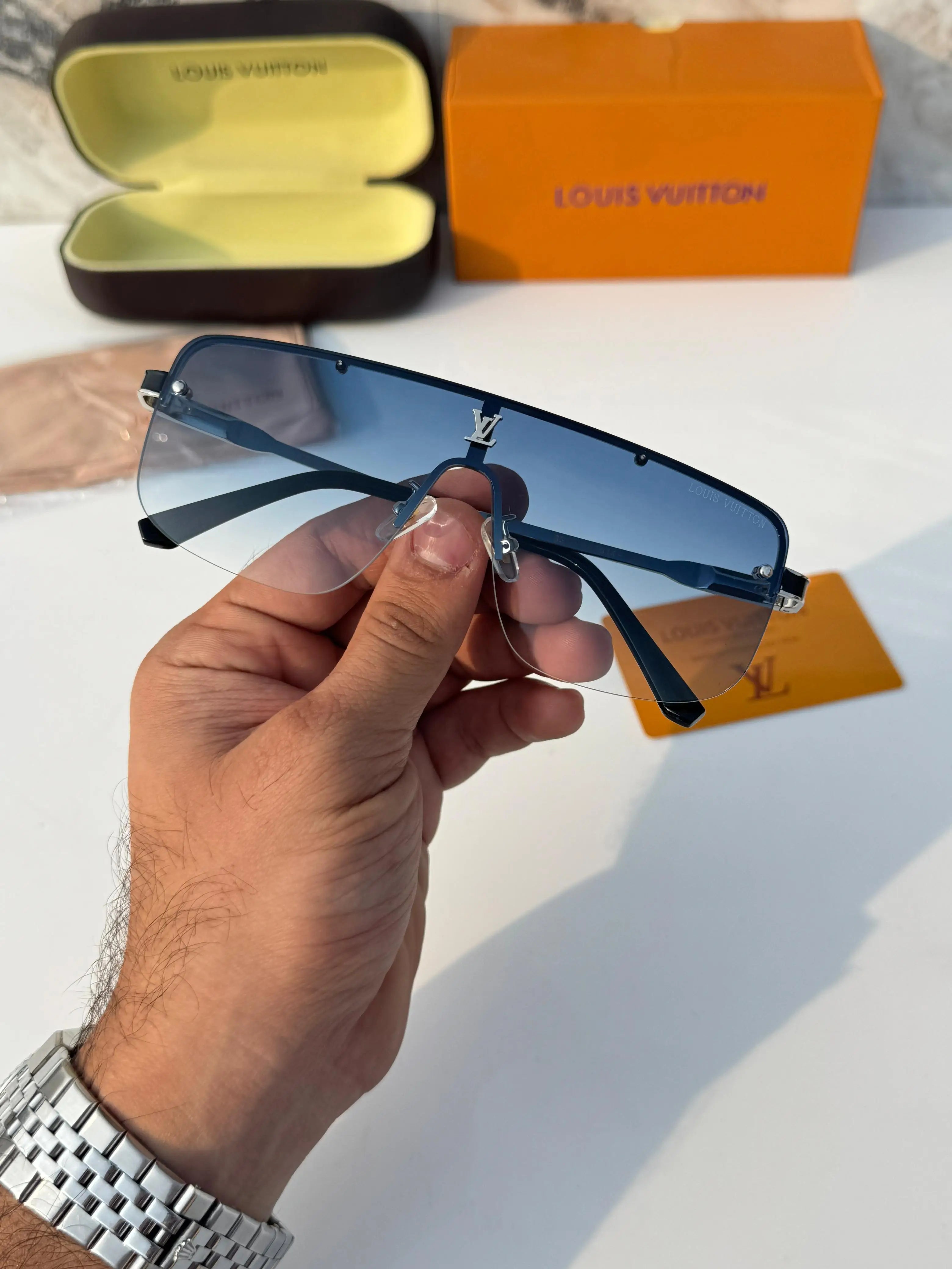 Louis_vuitton_33015_silver_blue