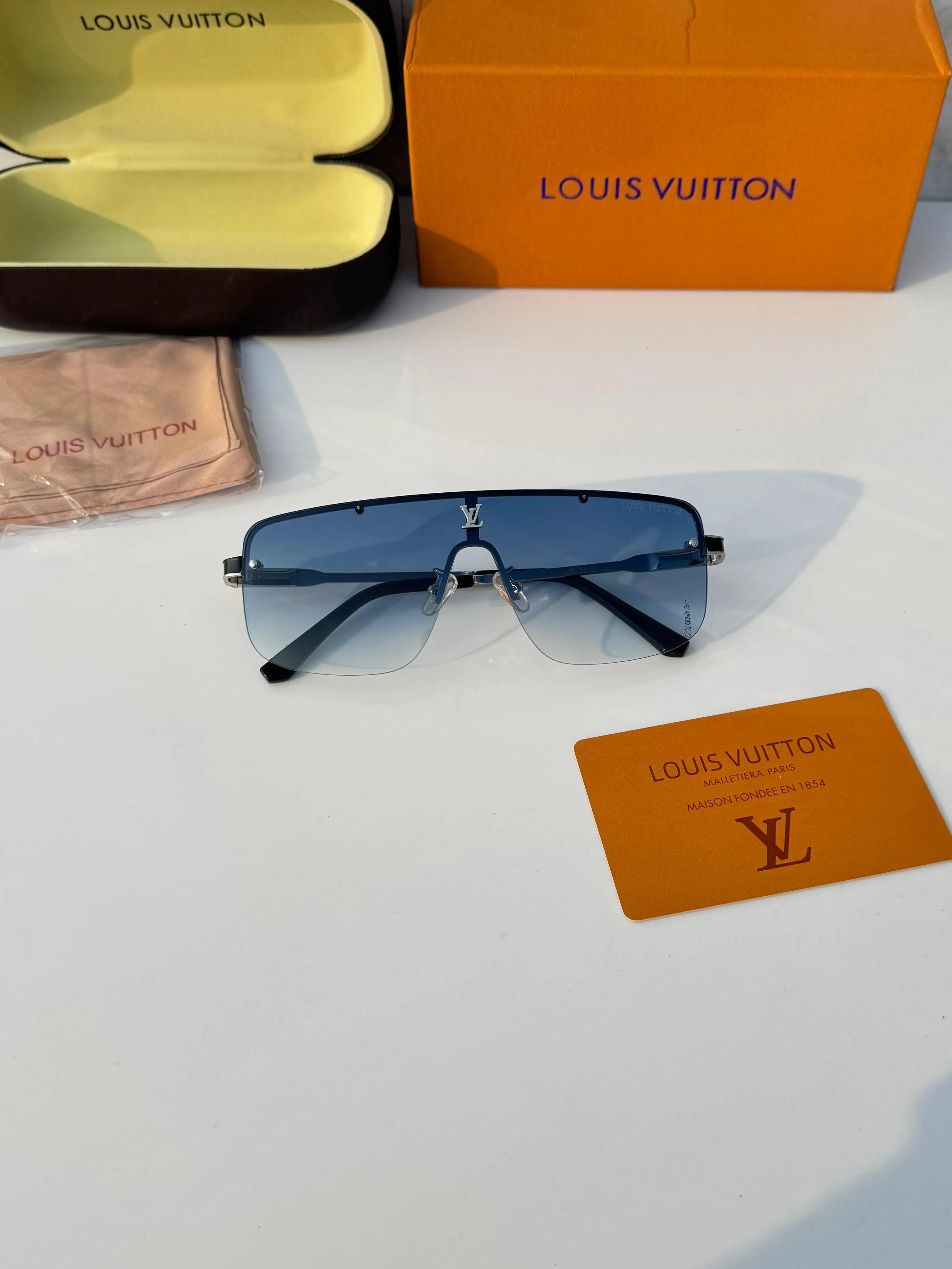 Louis_vuitton_33015_silver_blue