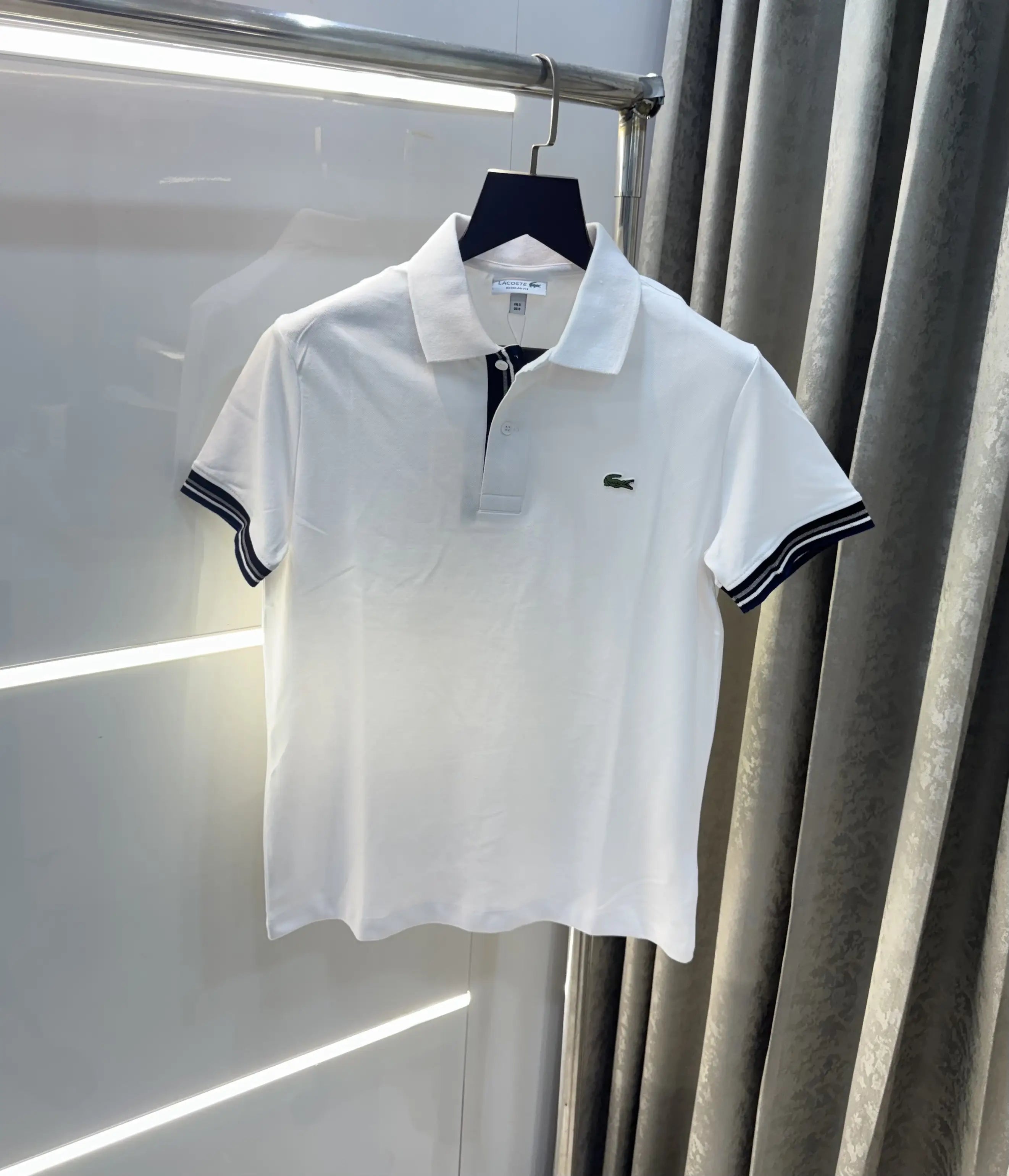 Lacost e White Embroidery Logo Premium Polo T-Shirt