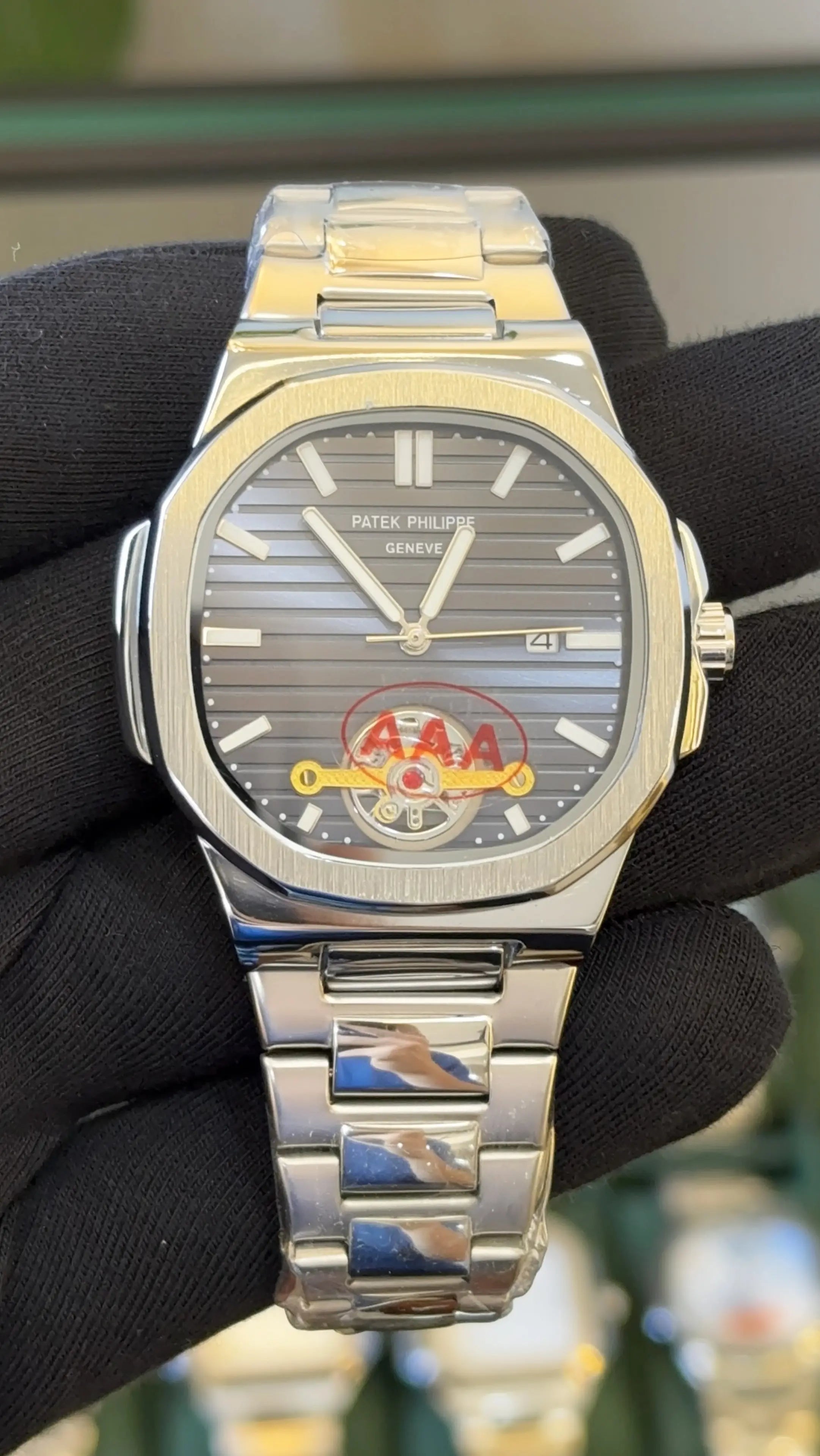 PATEK PHILLIP NAUTILUS Shift moveme Main image