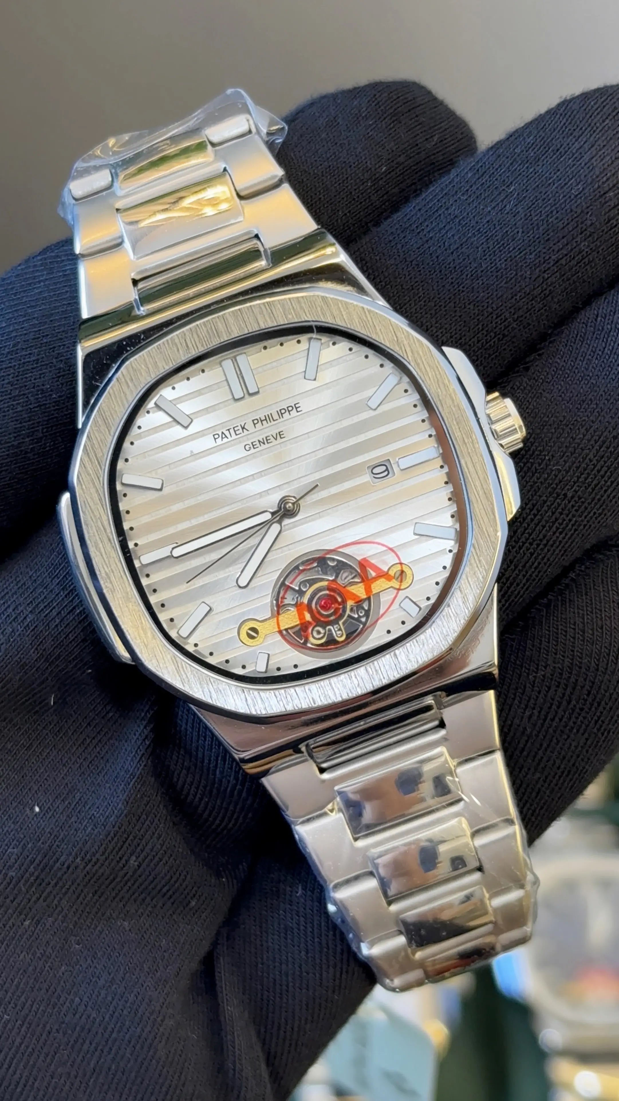 PATEK PHILLIP NAUTILUS Shift moveme Secondary image