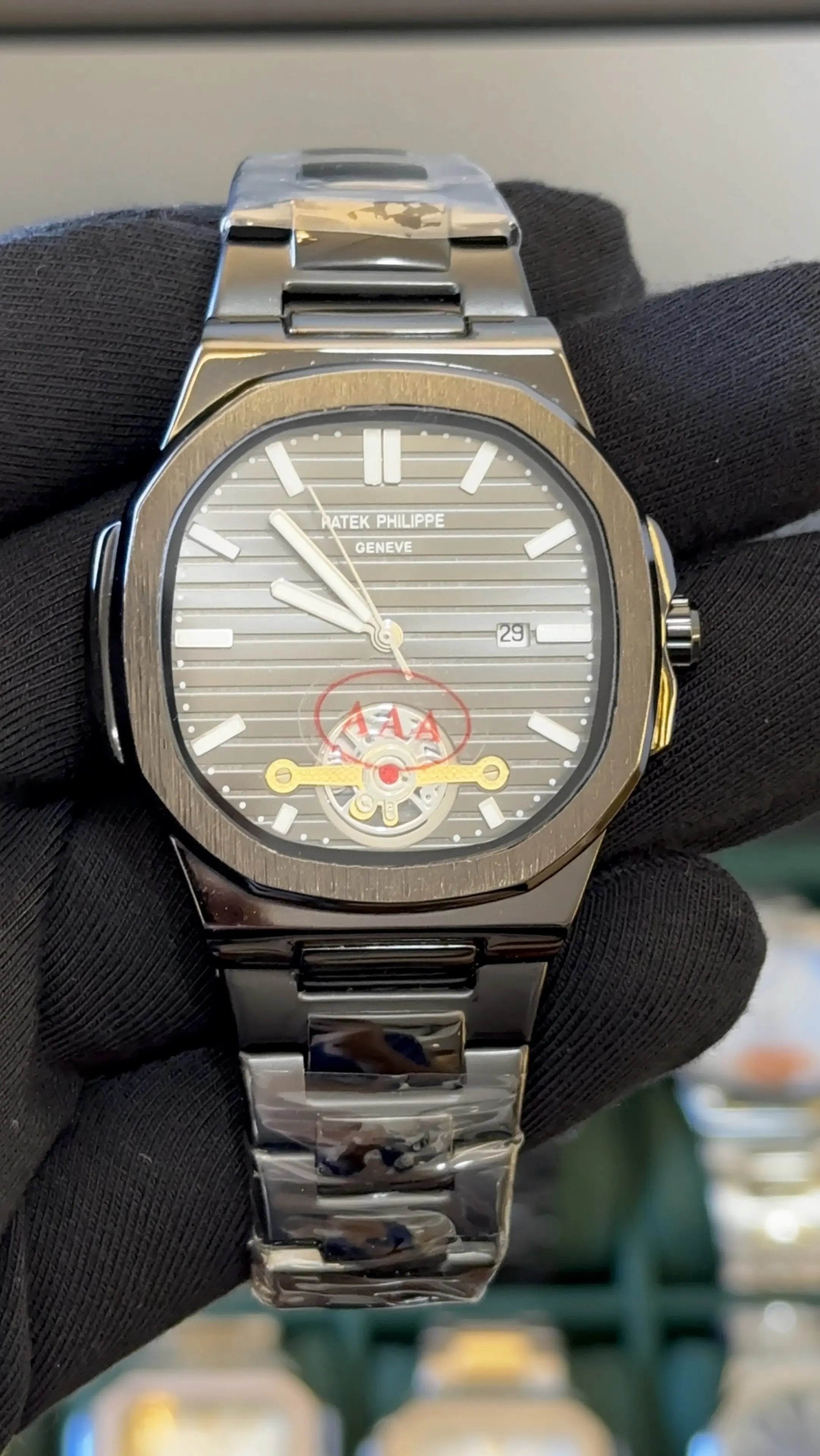 PATEK PHILLIP NAUTILUS Shift moveme Secondary image