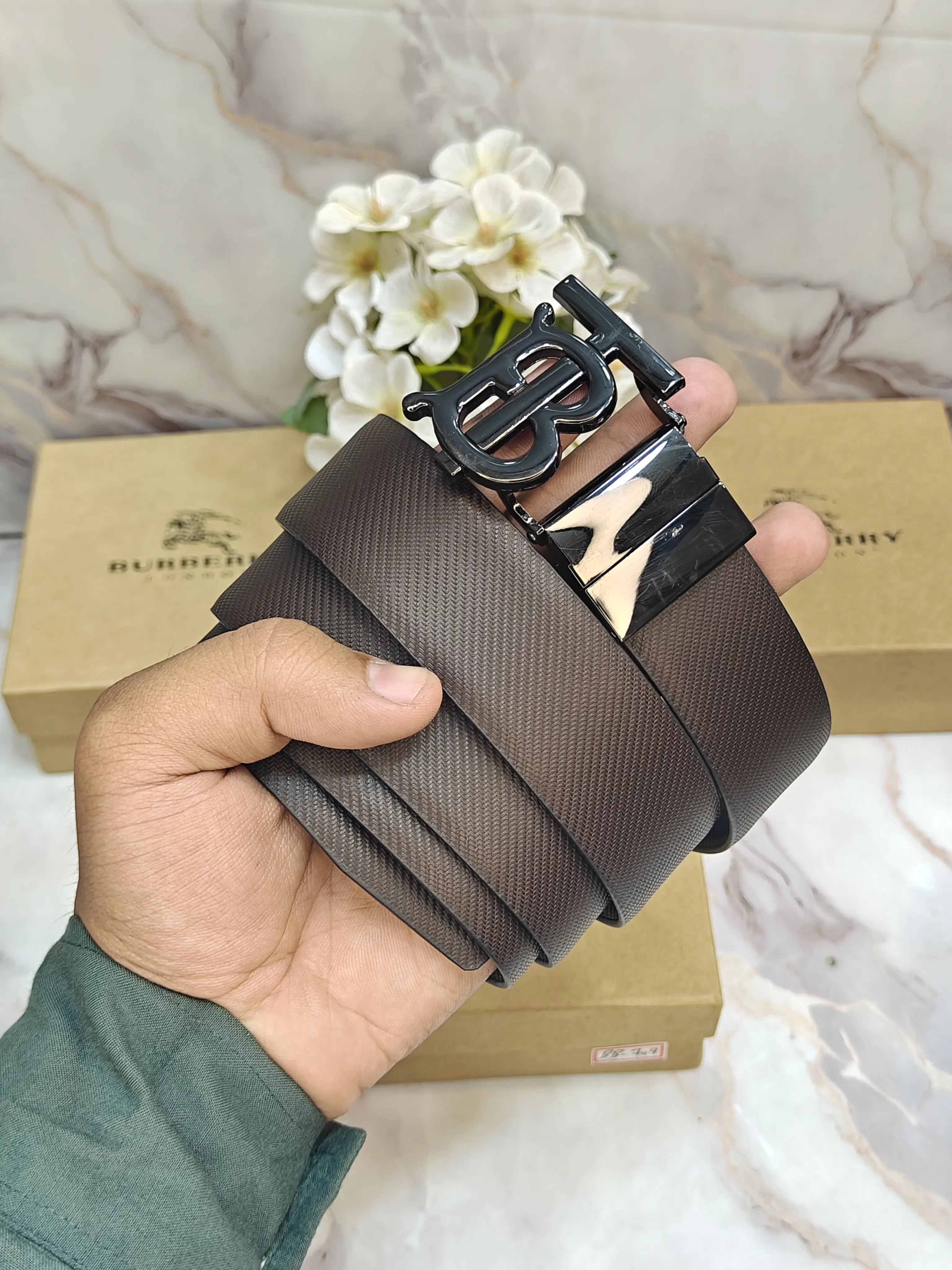 BuRb..ERRY PREMIUM QUALITY IMPORTED REVERSIBLE BELT WITH OG BOX BB-604