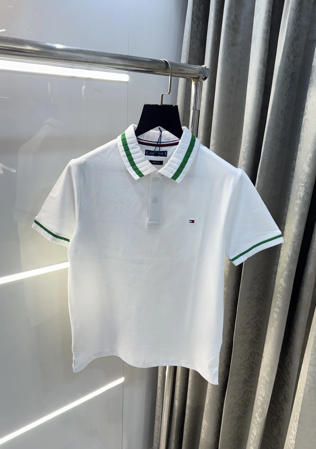 Tomm y  Hilfige r White Logo Work Premium Polo T-Shirt