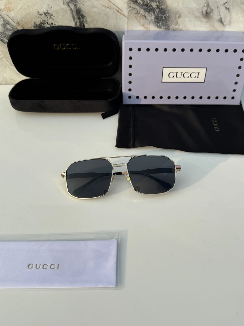 Gucci_9028_gold_black