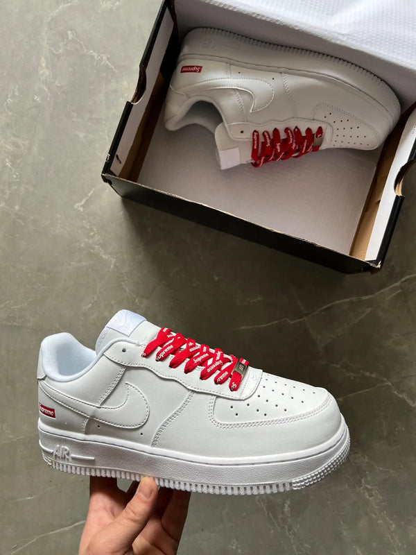 Nike airforce supreme white