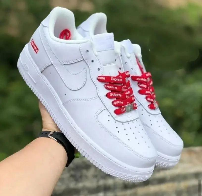 Nike airforce supreme white