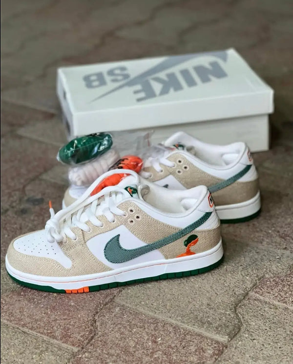 Nike the jerritos x sb dunk low