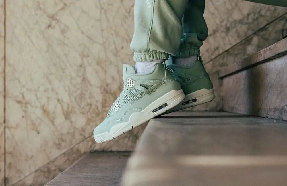 Nike Jordan Retro 4 Seafoam Abundance Secondary image