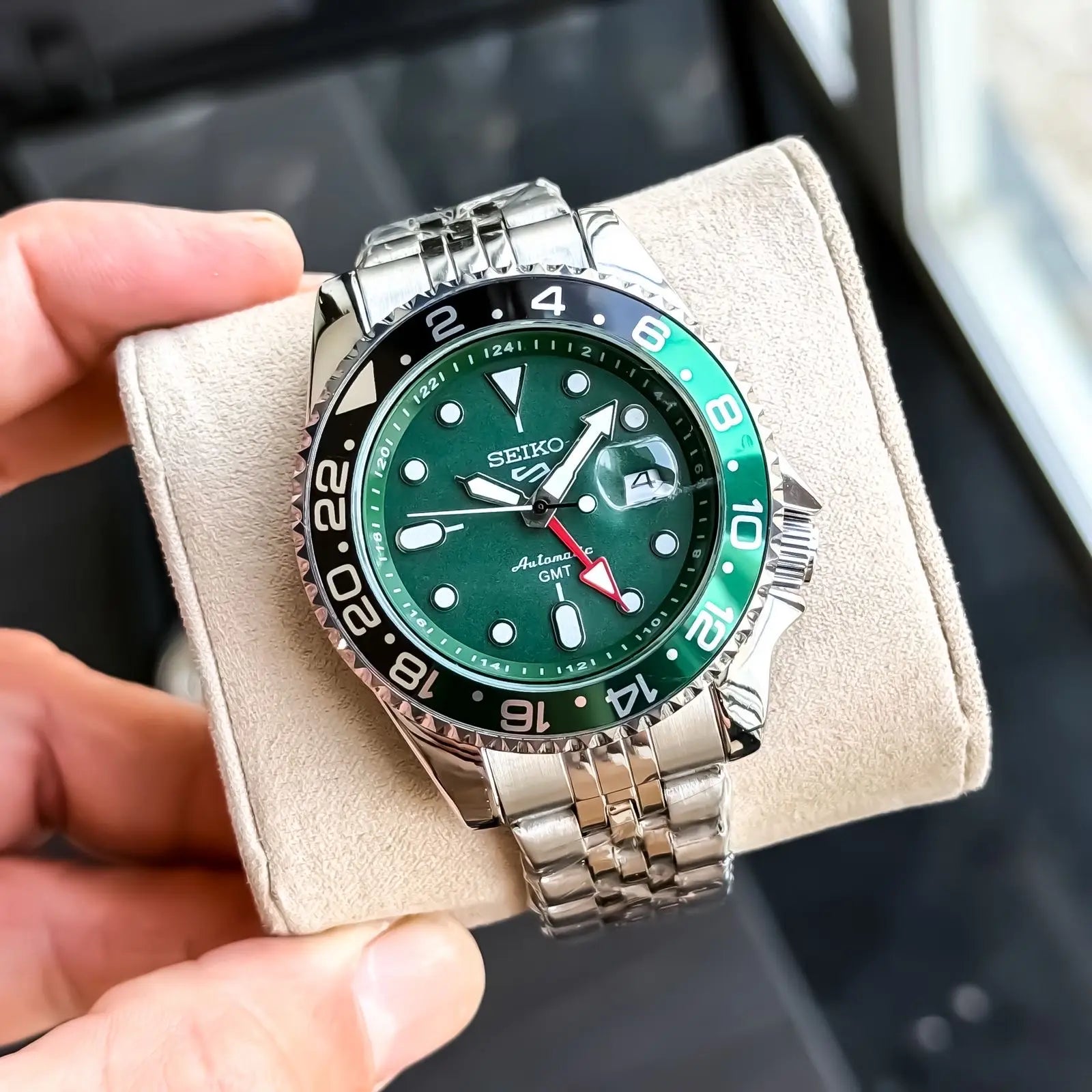 SEIKO_GMT_SILVER-GREEN