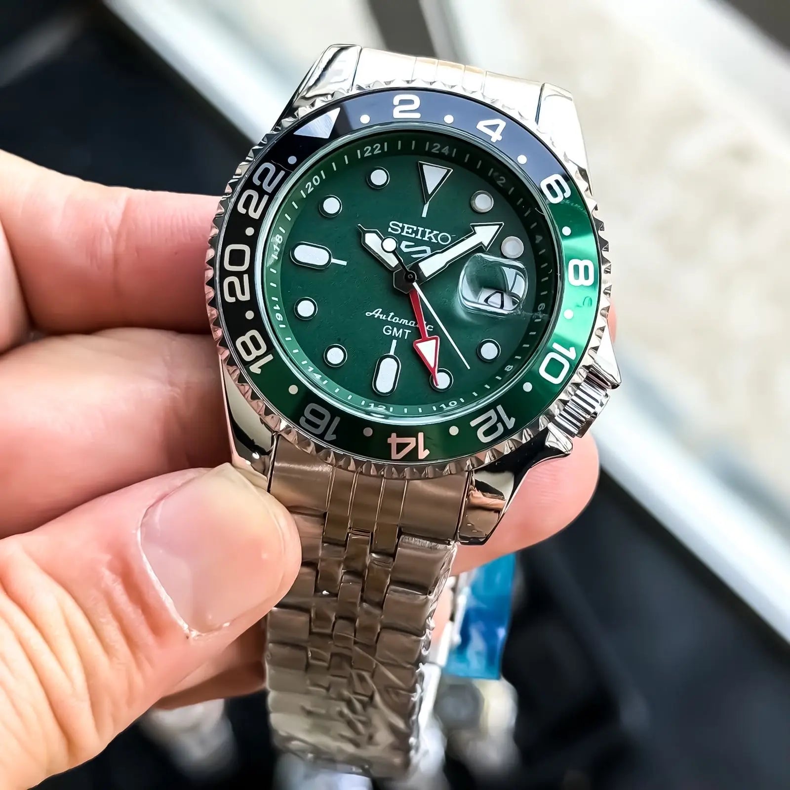 SEIKO_GMT_SILVER-GREEN