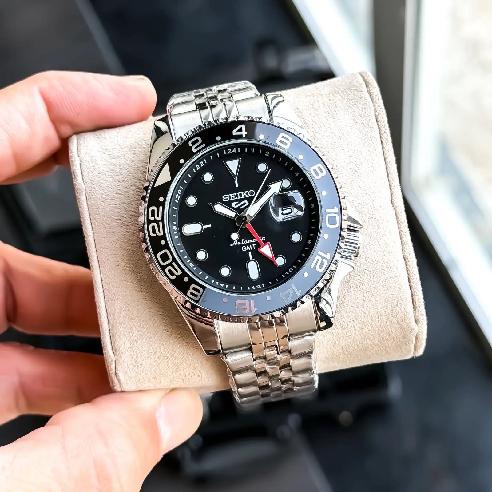 SEIKO_GMT_SILVER-BLACK