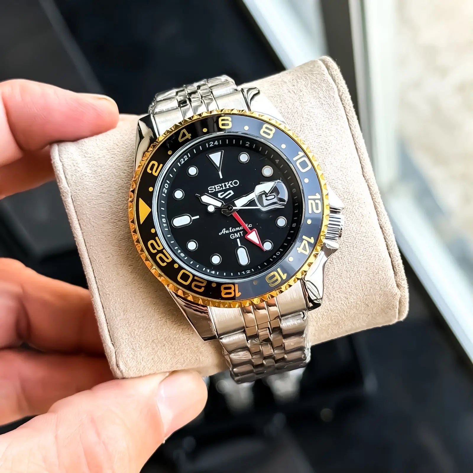 SEIKO_GMT_GOLD-TT-BLACK