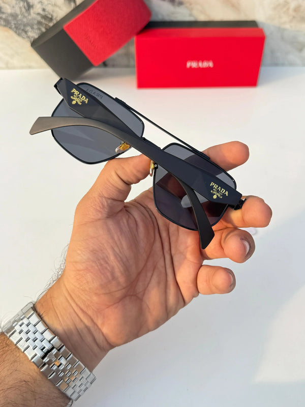 Prada_1683_Black