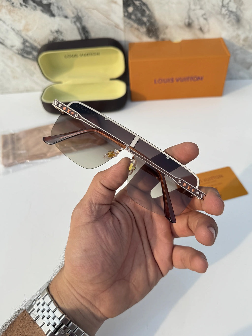 Louis_vuitton_33015_gold_brown