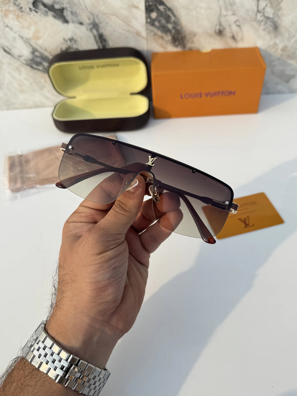 Louis_vuitton_33015_gold_brown