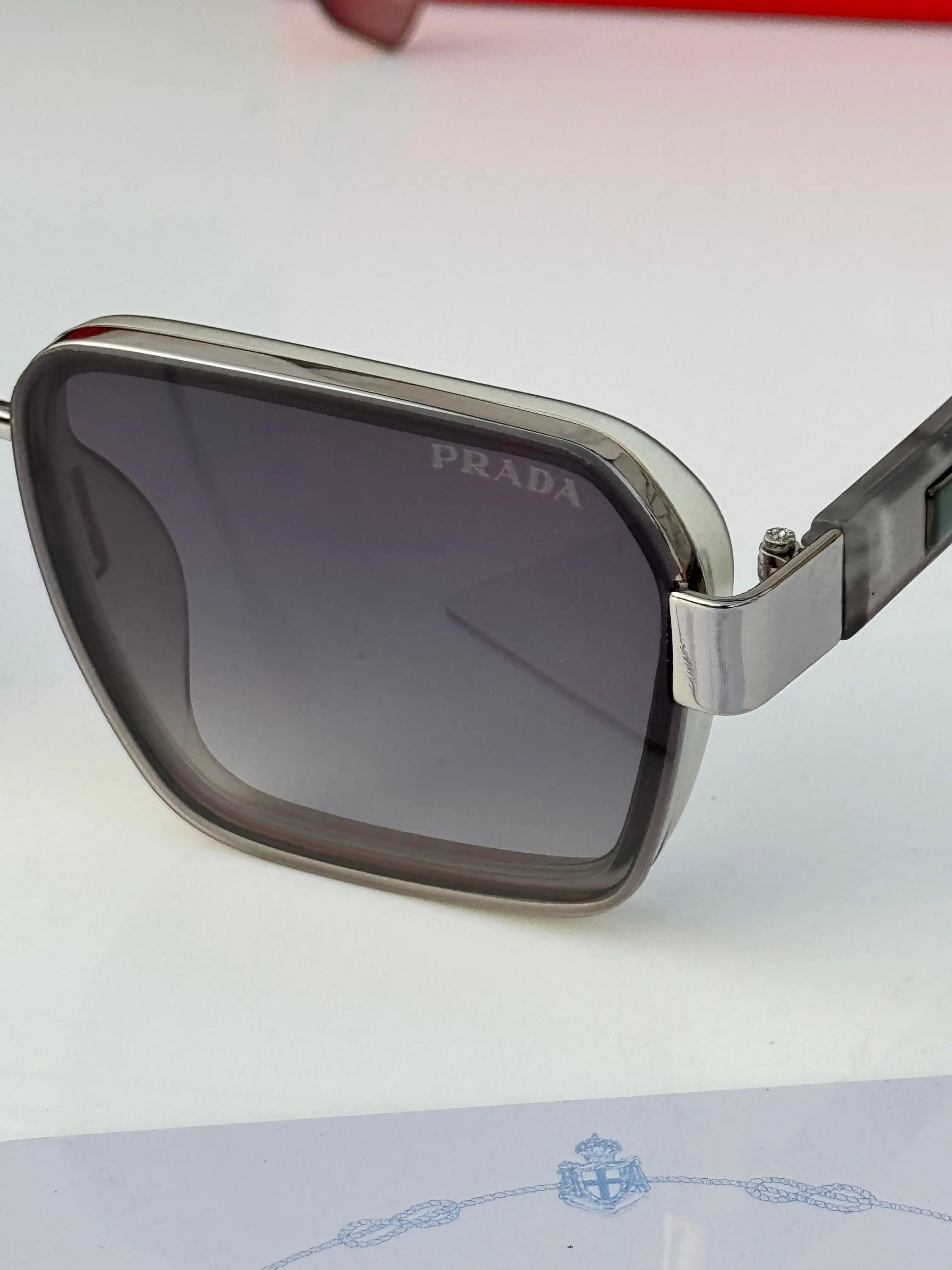 Prada_590_green
