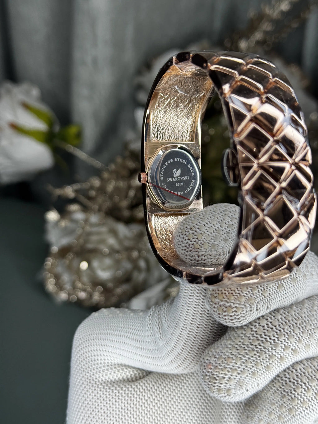 Swarovsk i Bangle Dual Tone Tiffany Dial Premium Watch