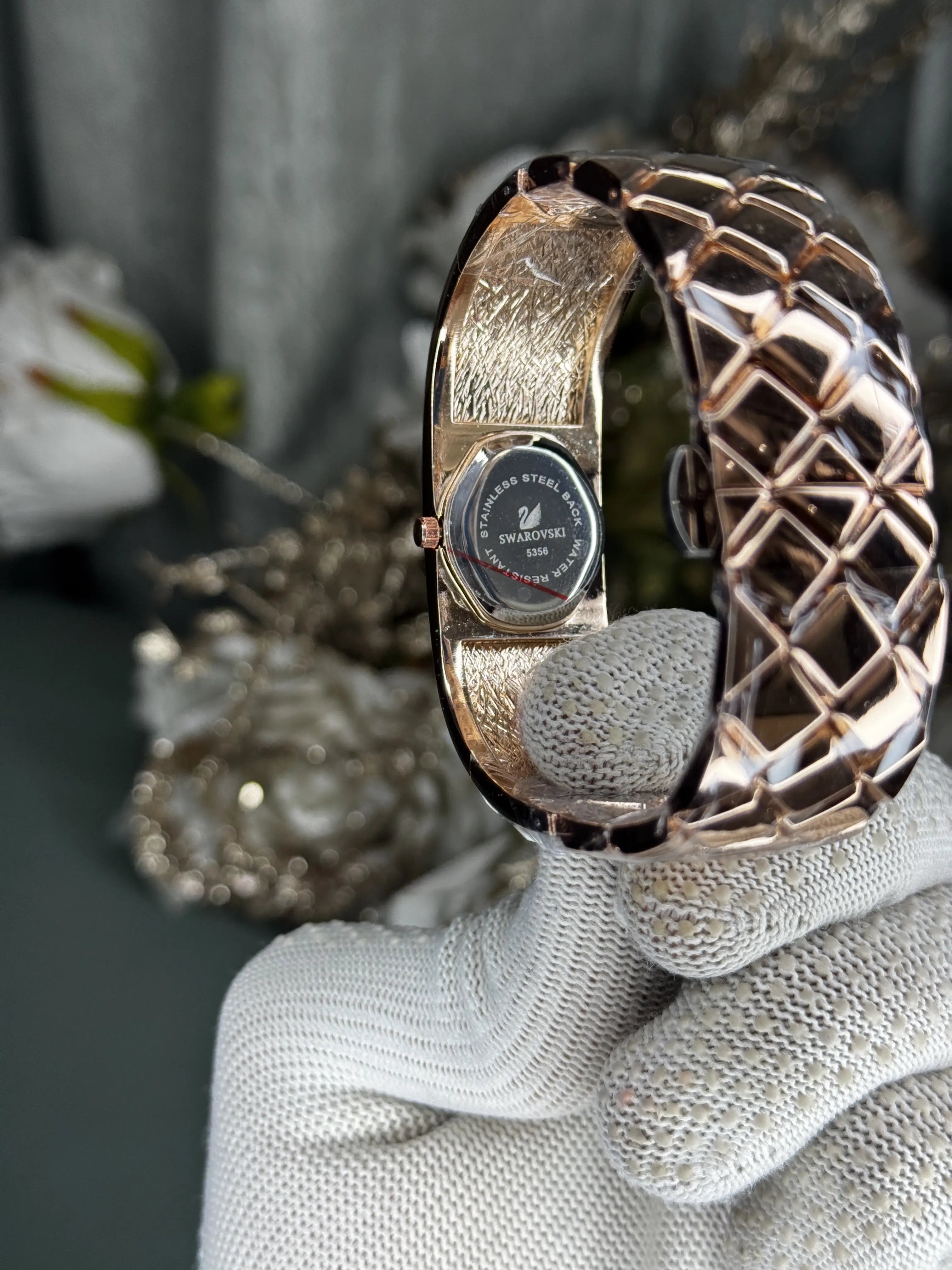 Swarovsk i Bangle Dual Tone Tiffany Dial Premium Watch