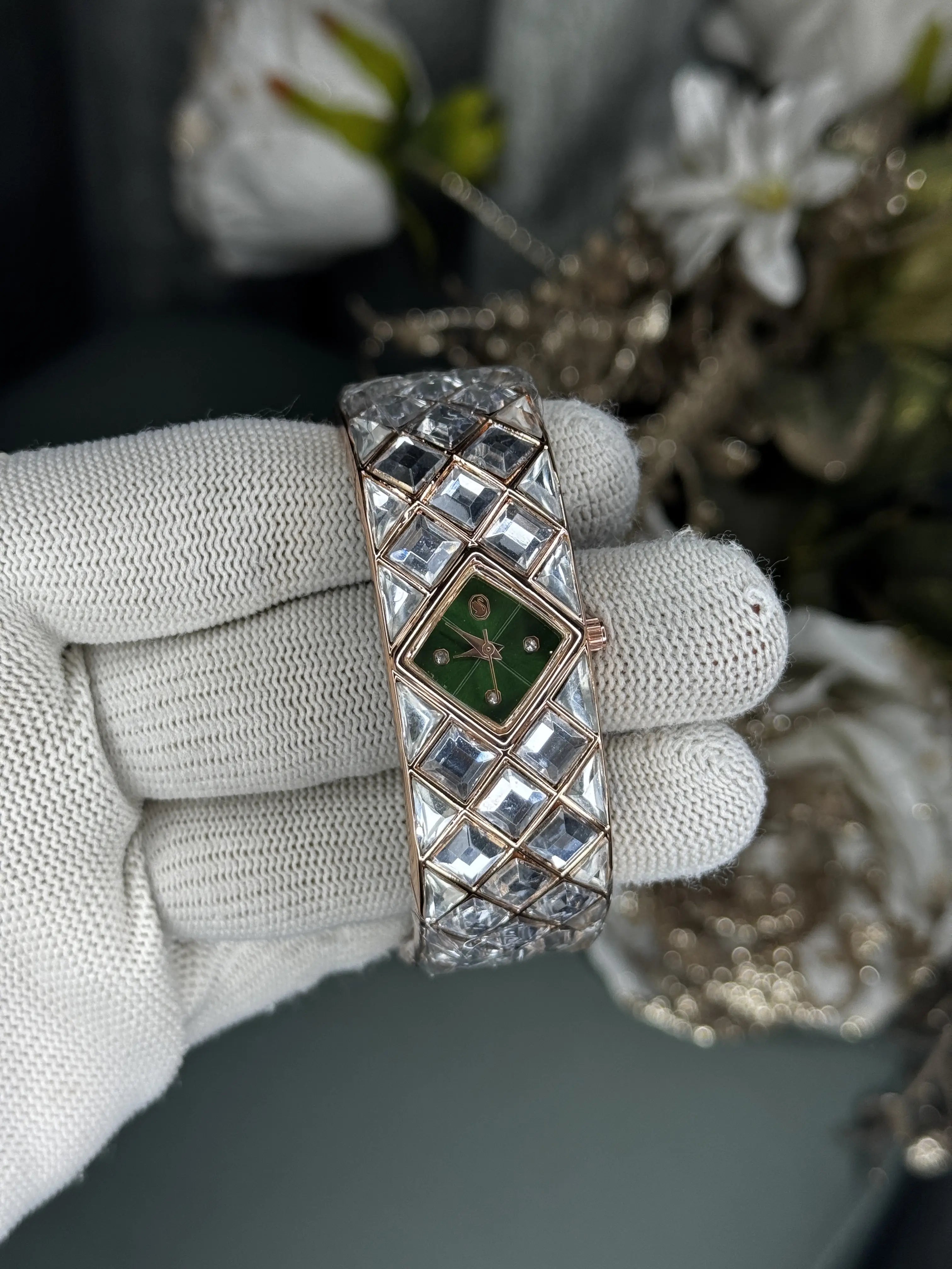 Swarovsk i Bangle Dual Tone Green Dial Premium Watch