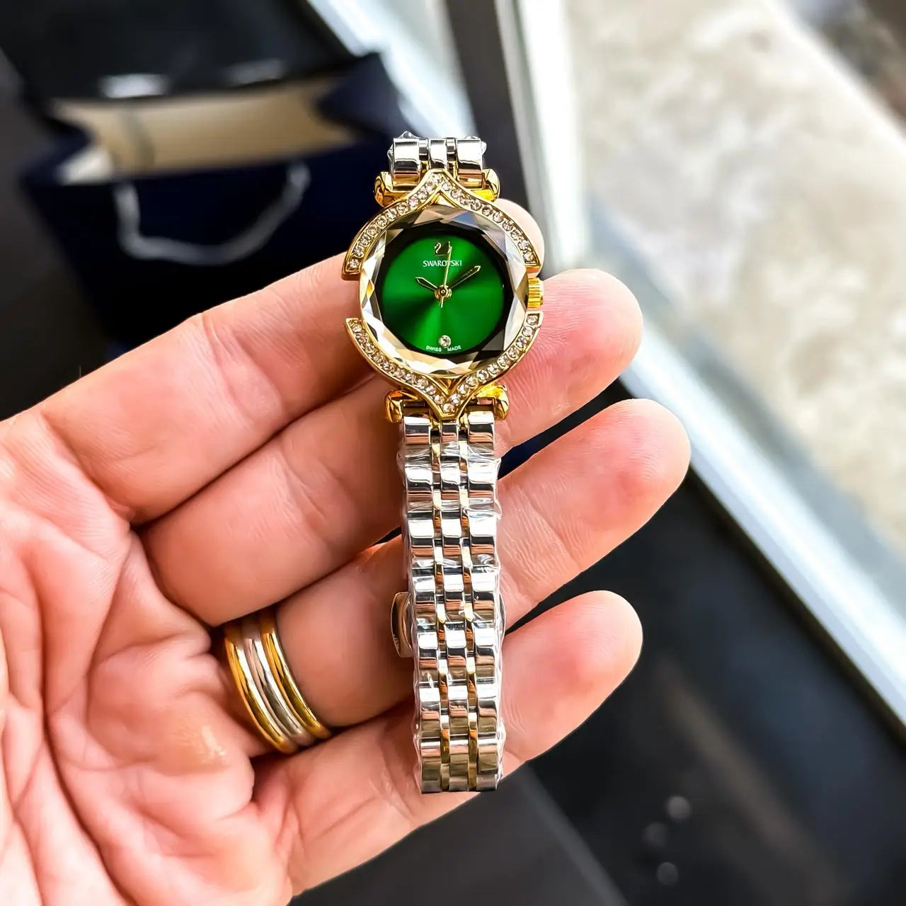 SWAROVSKI_GOLD_TT_GREEN