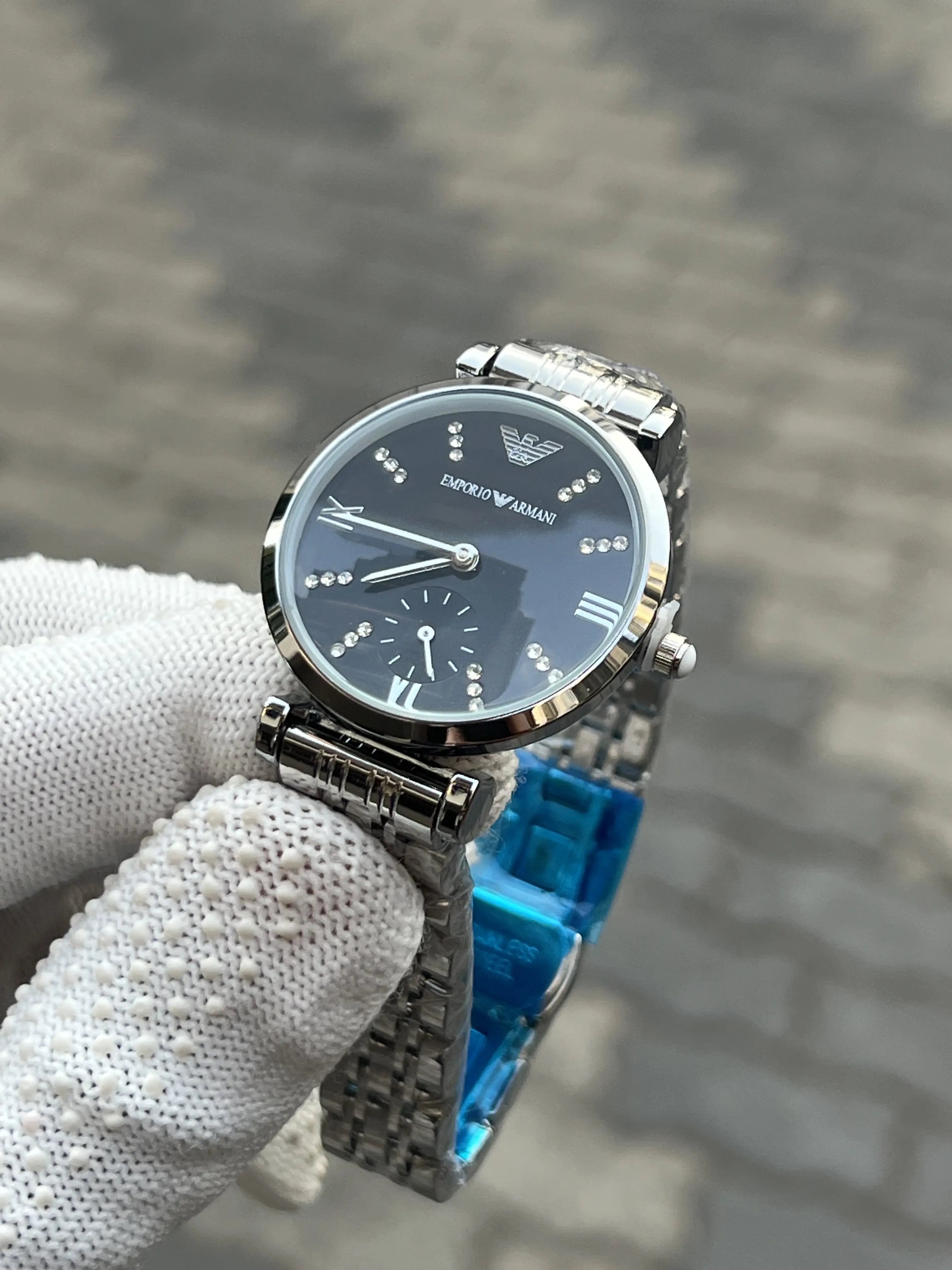Empori_o Armani Silver Black