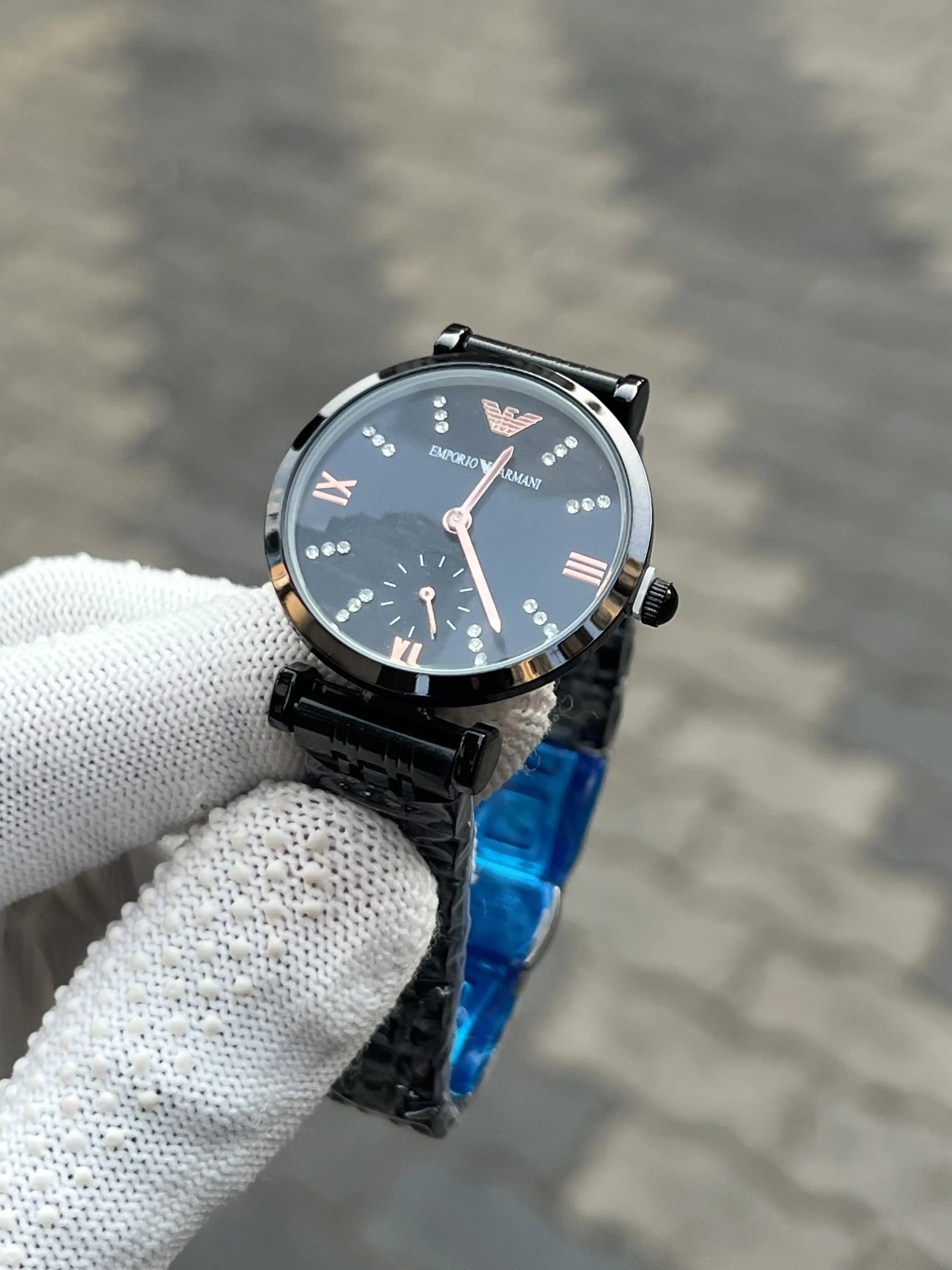 Empori_o Armani Black