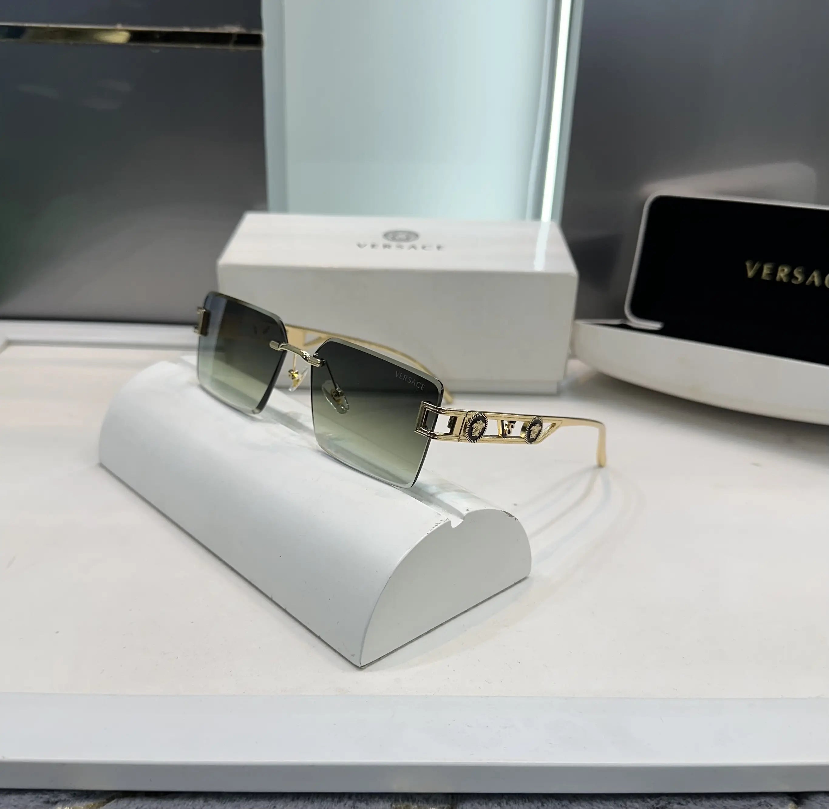 Versac e Gold Green Premium Shades 014
