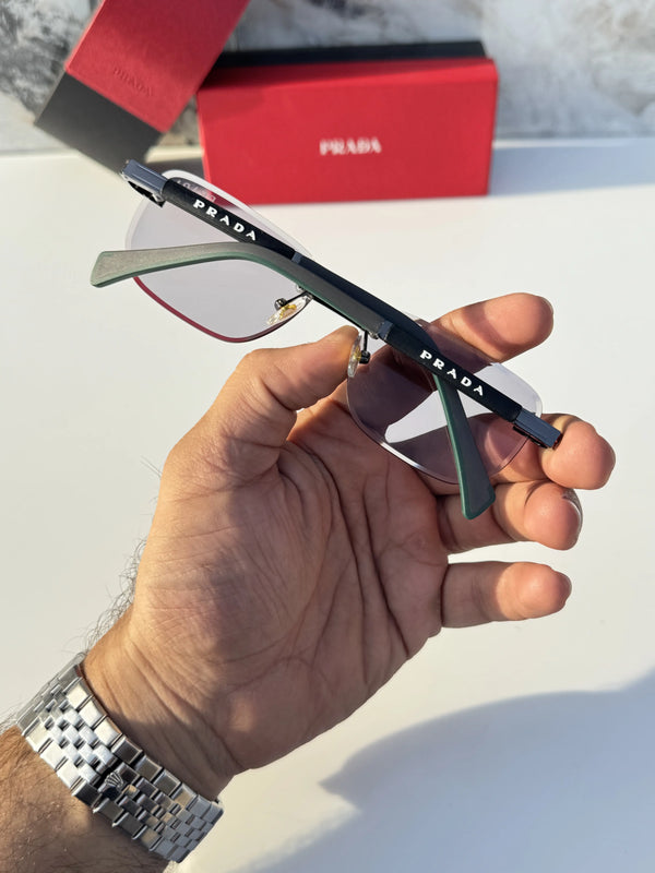 Prada_122_gun_candy