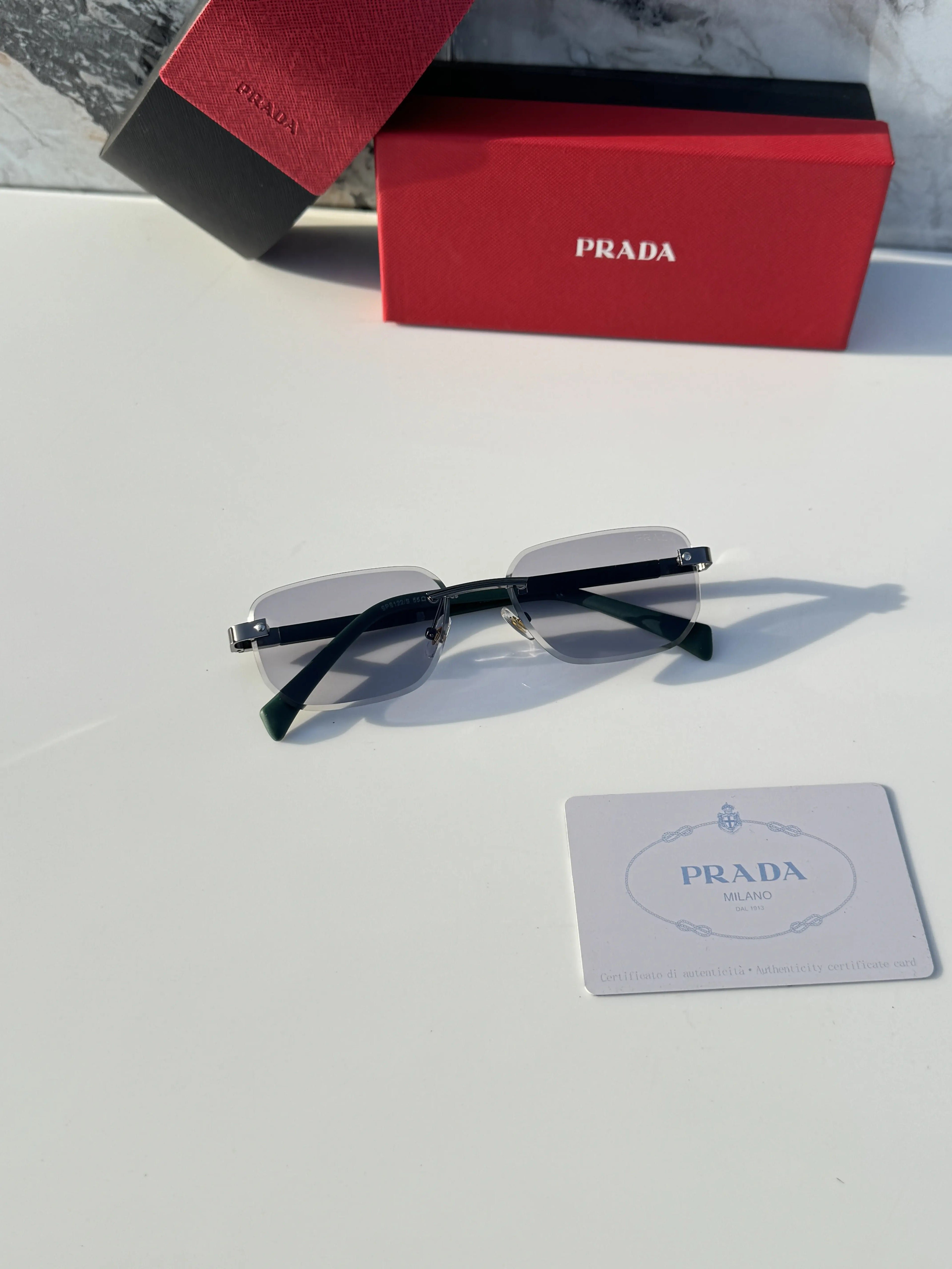 Prada_122_gun_candy
