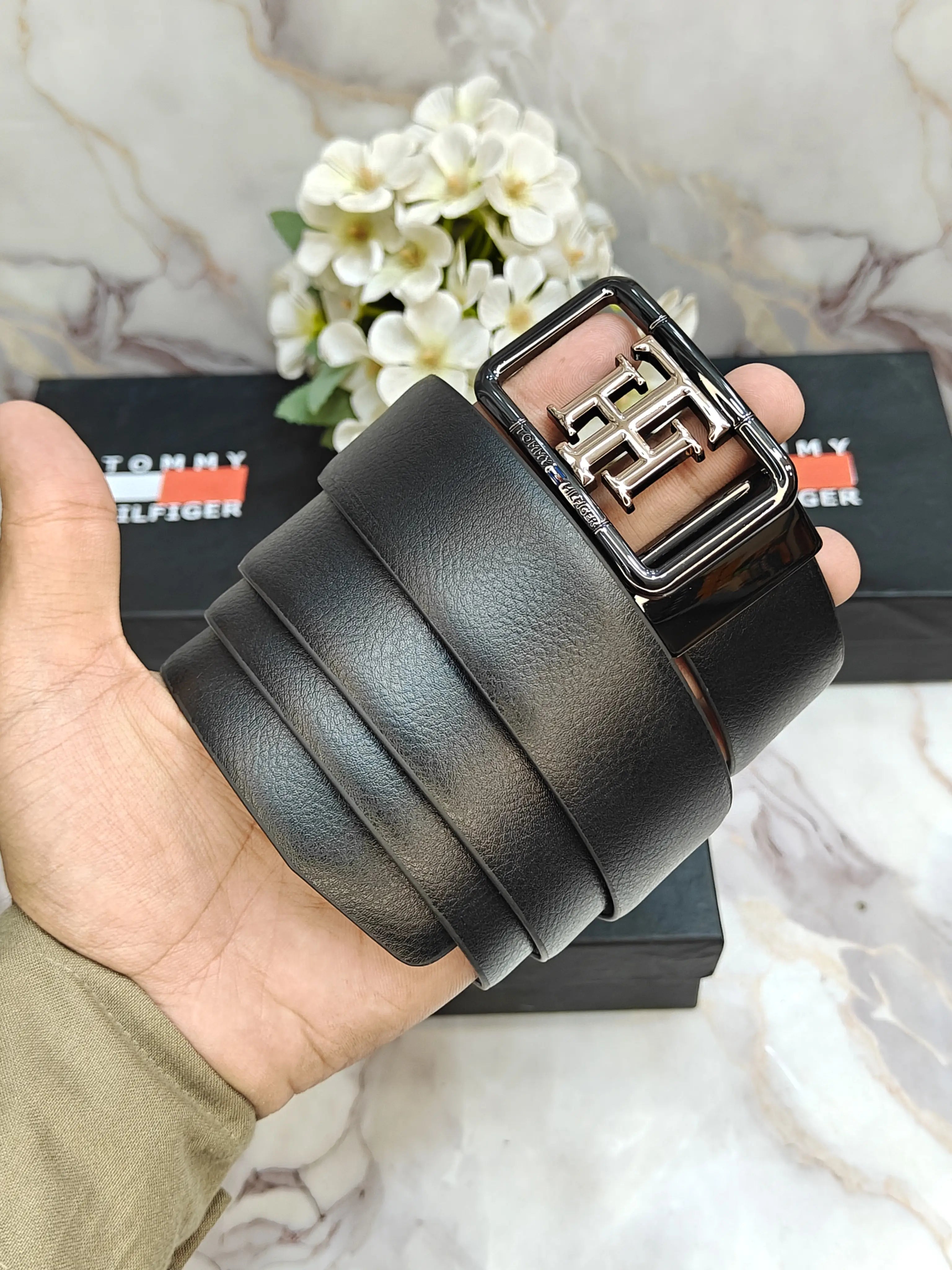 TOMMY HILFIGER PREMIUM QUALITY REVERSEABLE BELT WITH OG BOX TM-913