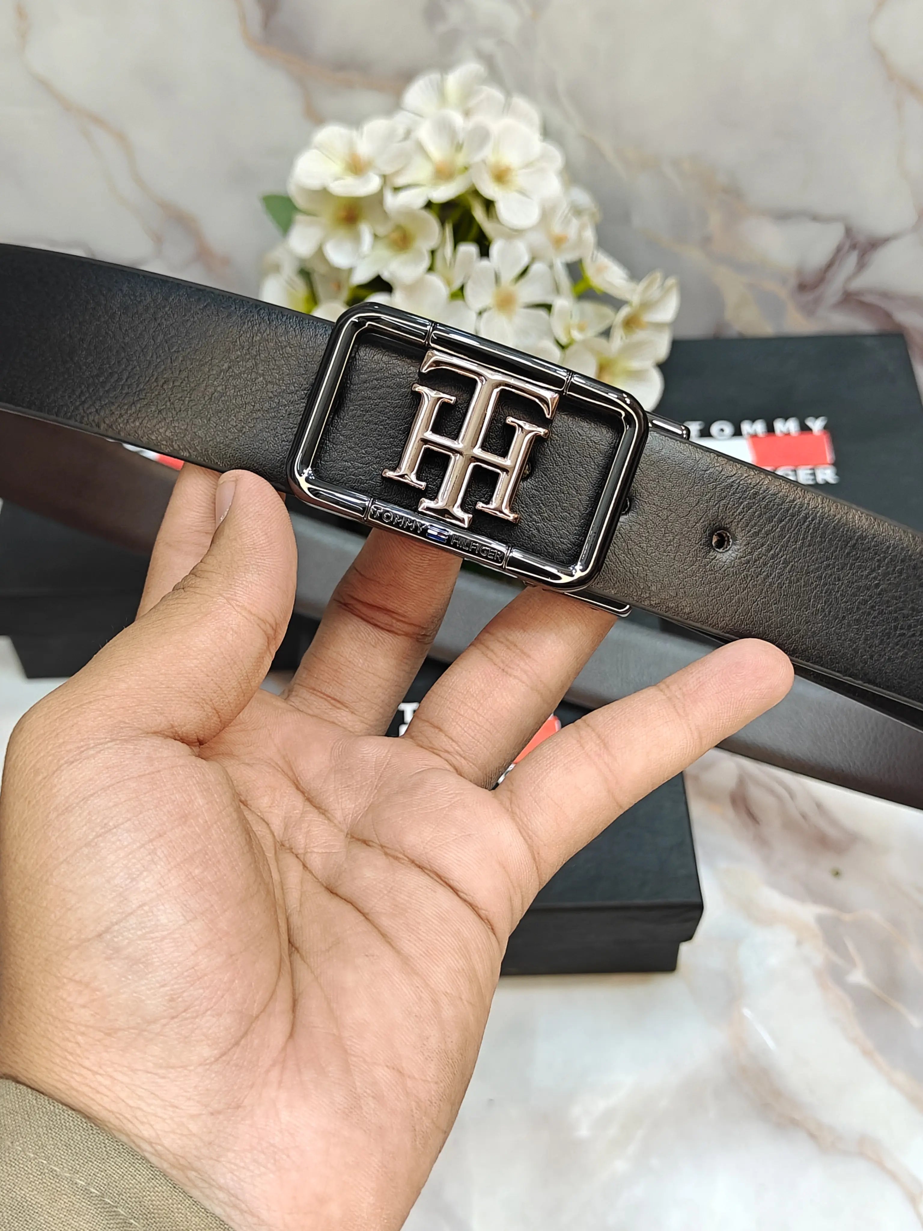 TOMMY HILFIGER PREMIUM QUALITY REVERSEABLE BELT WITH OG BOX TM-913